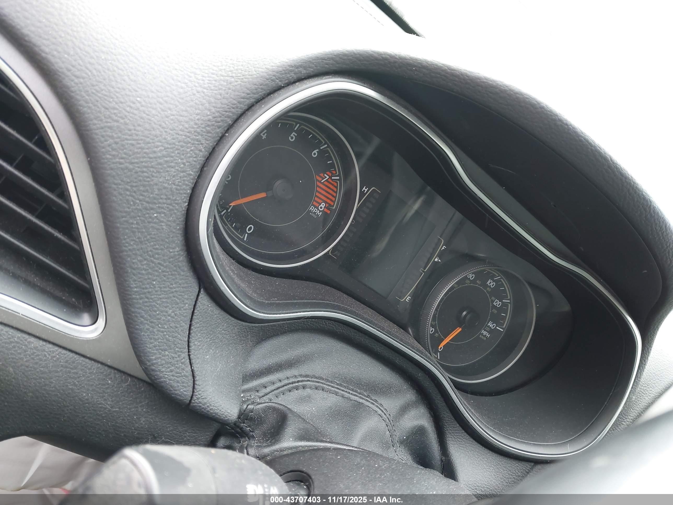 JEEP CHEROKEE image 7