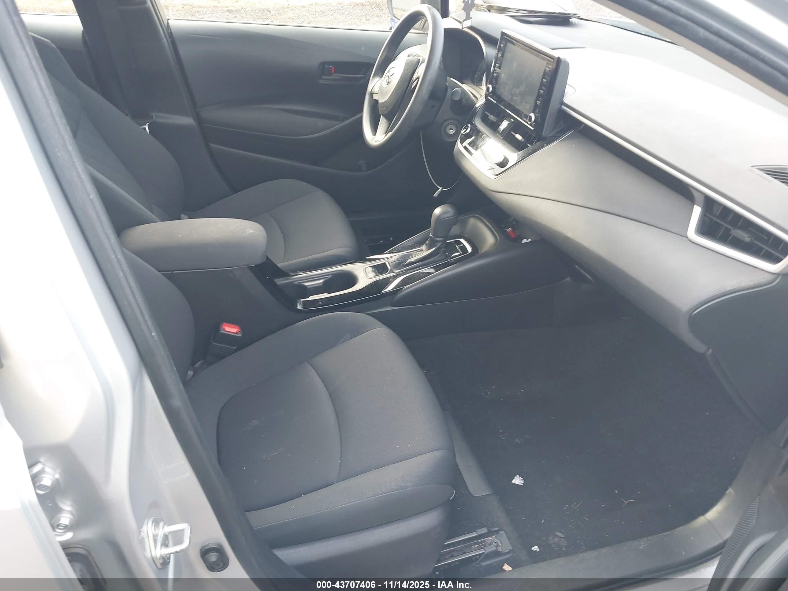 TOYOTA COROLLA image 5