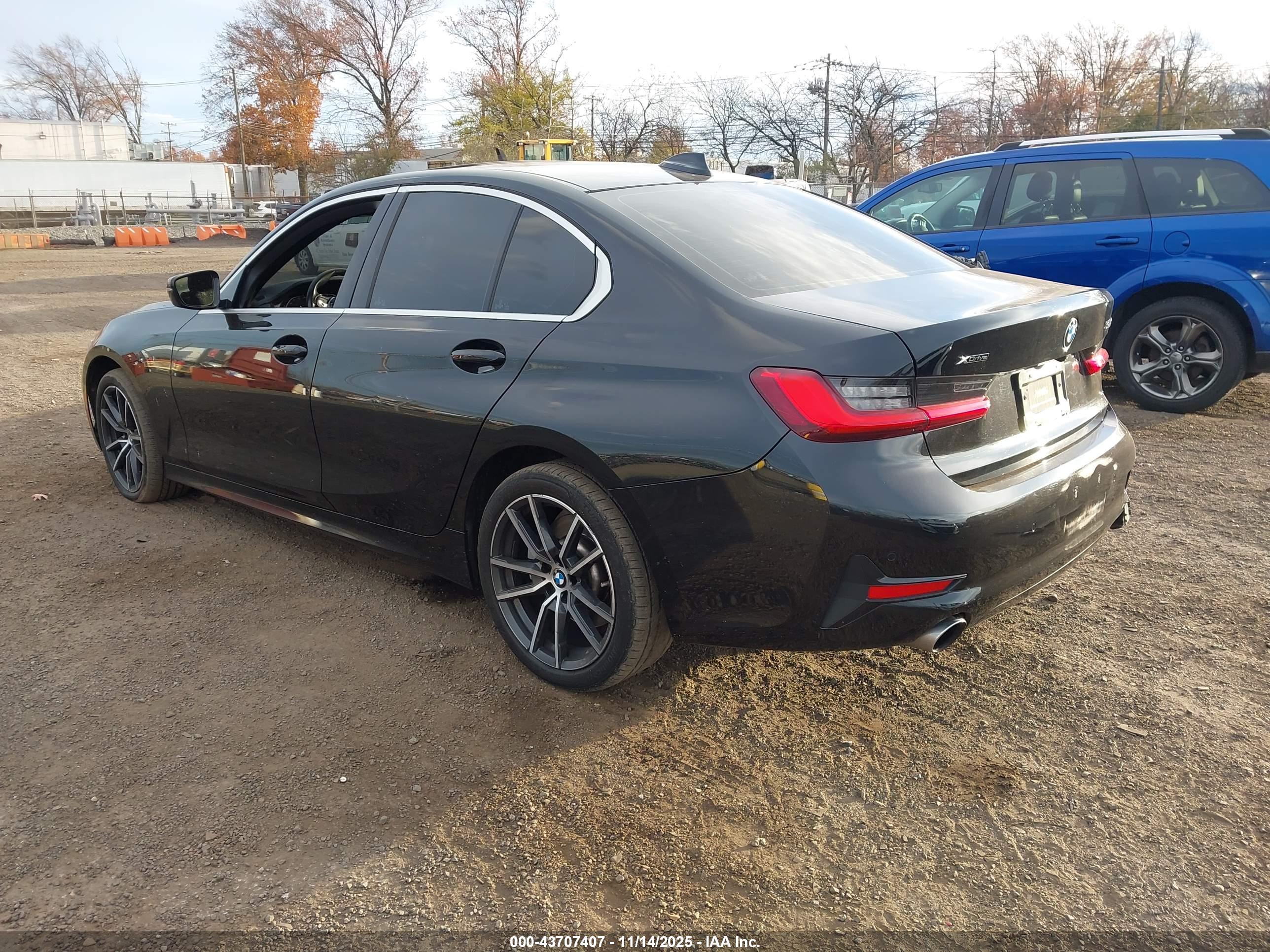 BMW 330I image 3