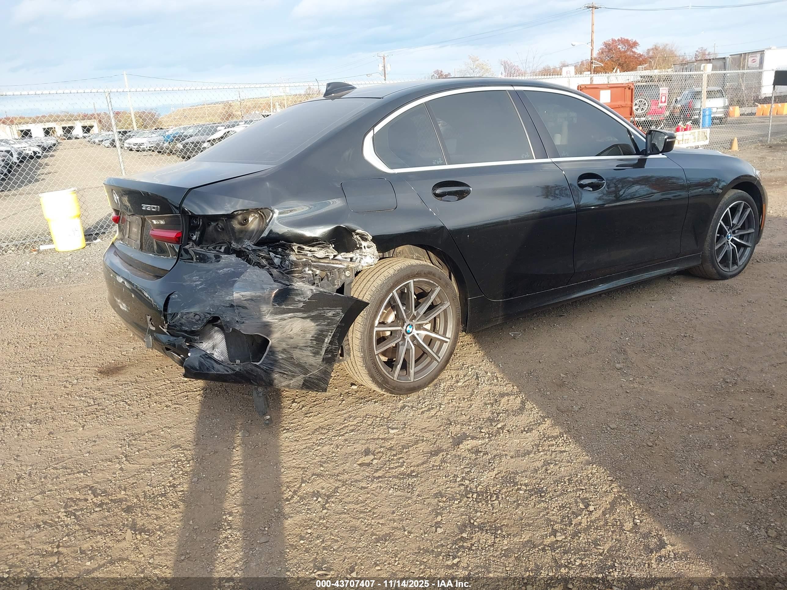 BMW 330I image 4