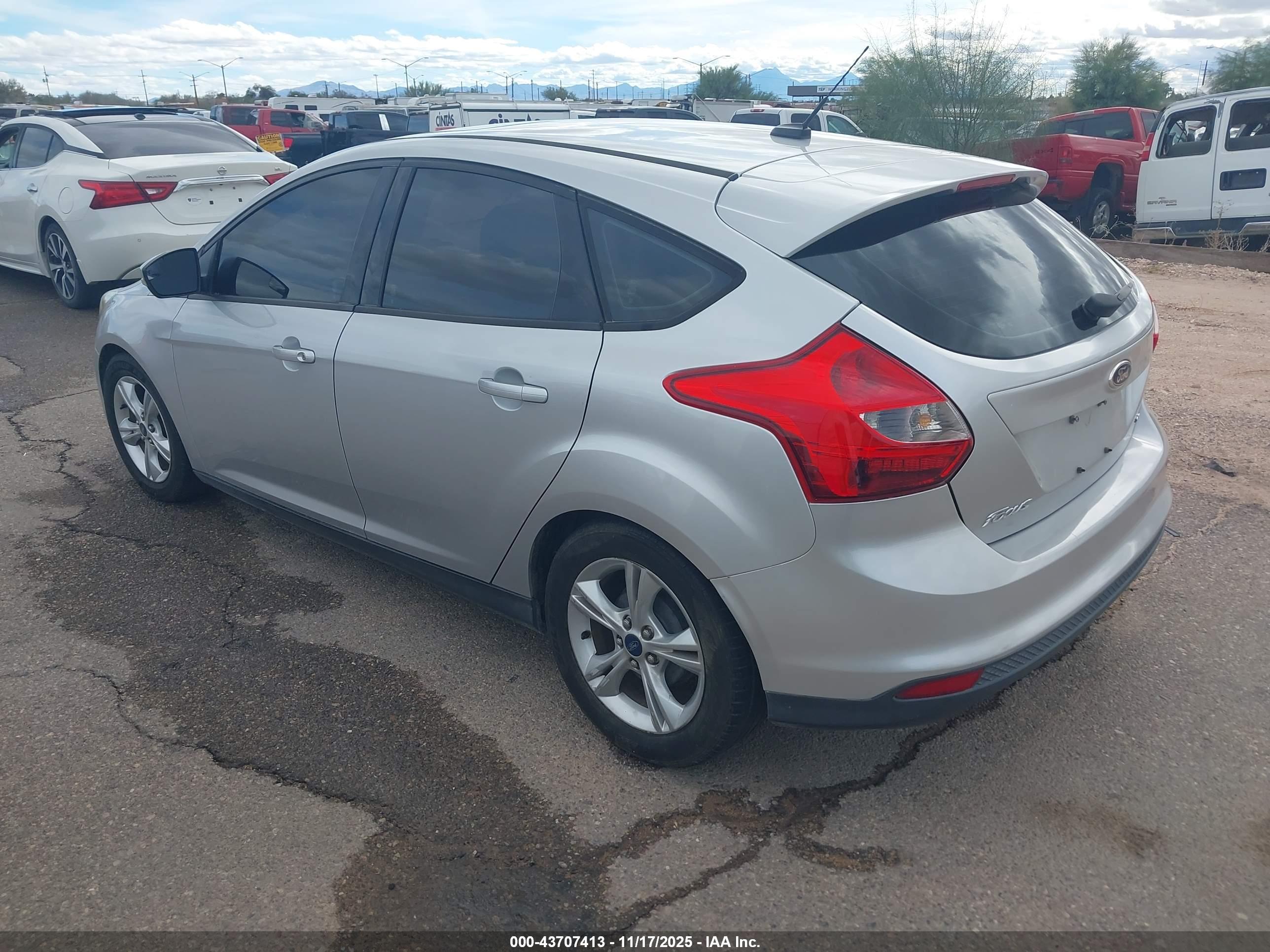 FORD FOCUS image 3