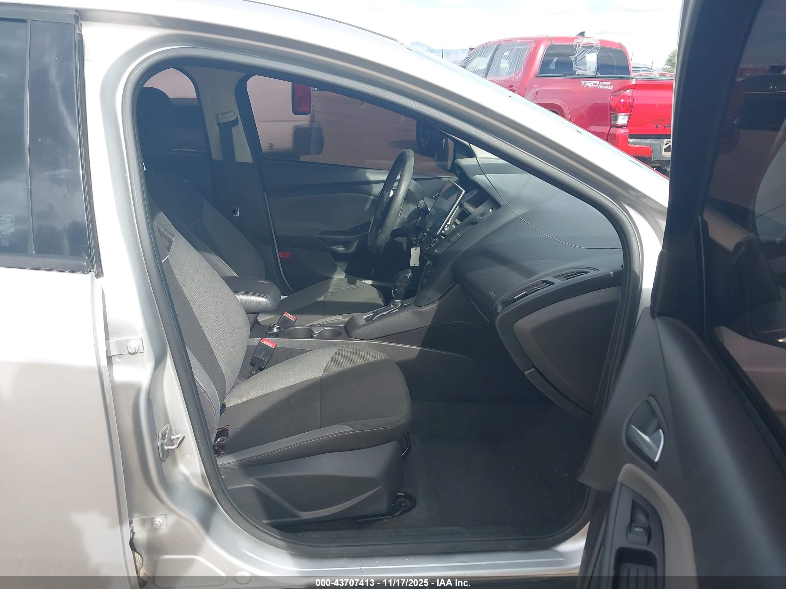 FORD FOCUS image 5