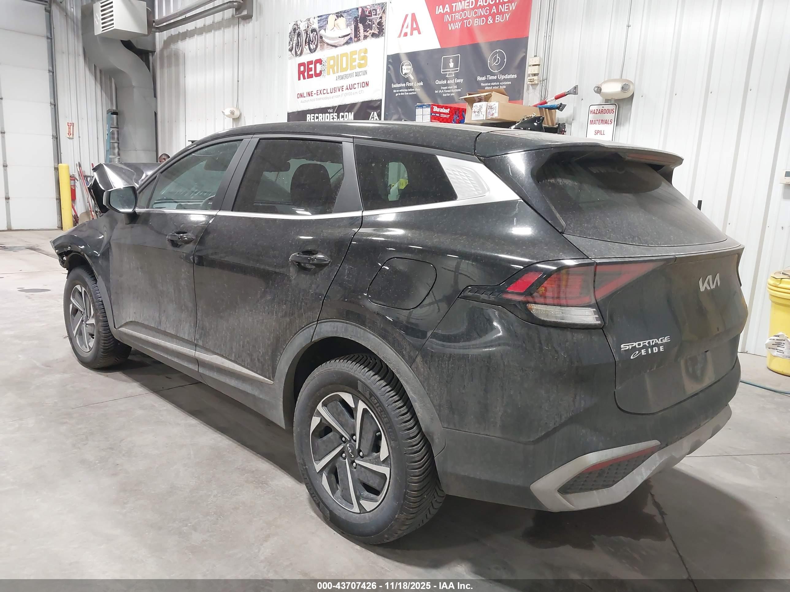 KIA SPORTAGE image 3