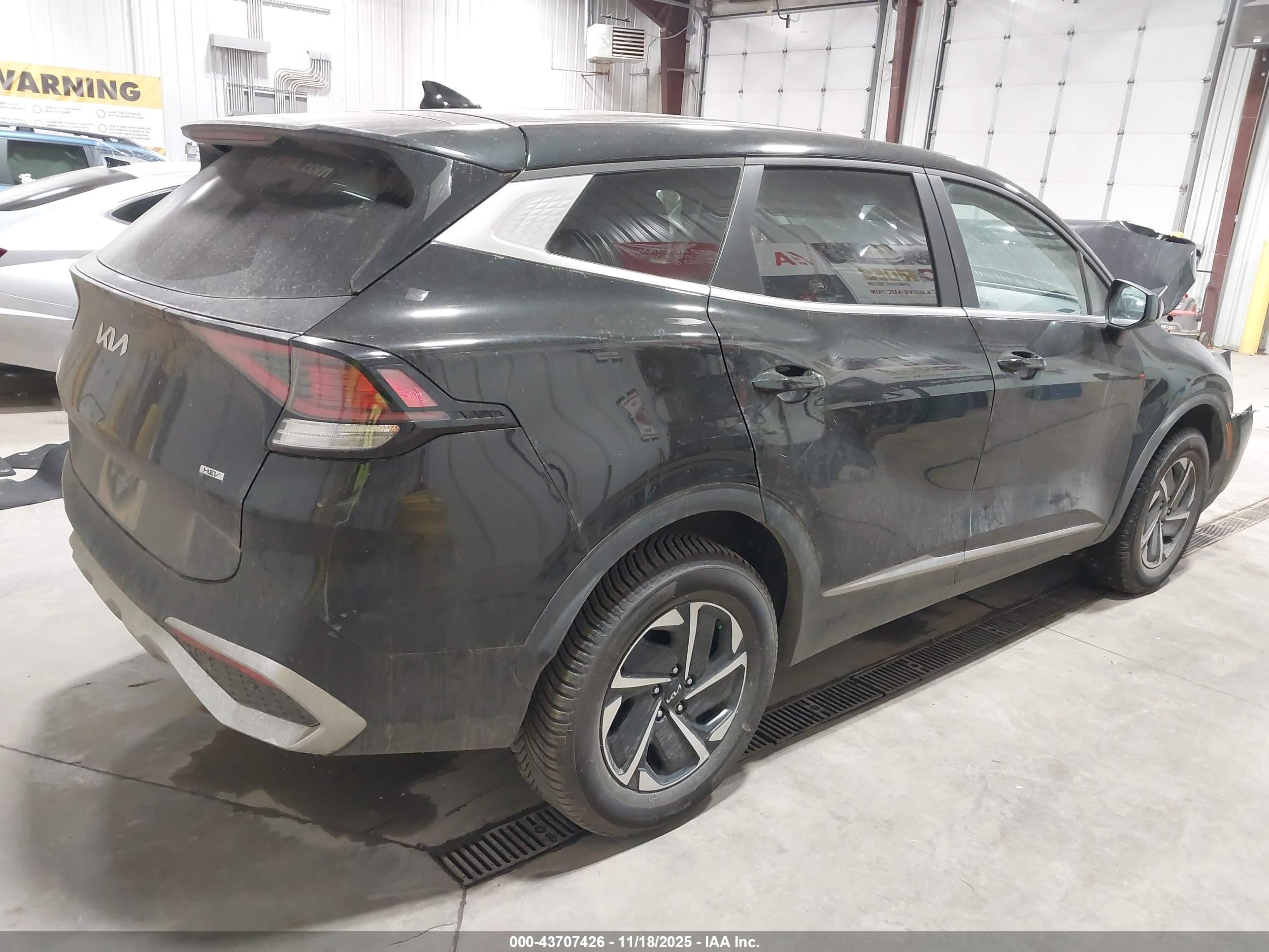KIA SPORTAGE image 4