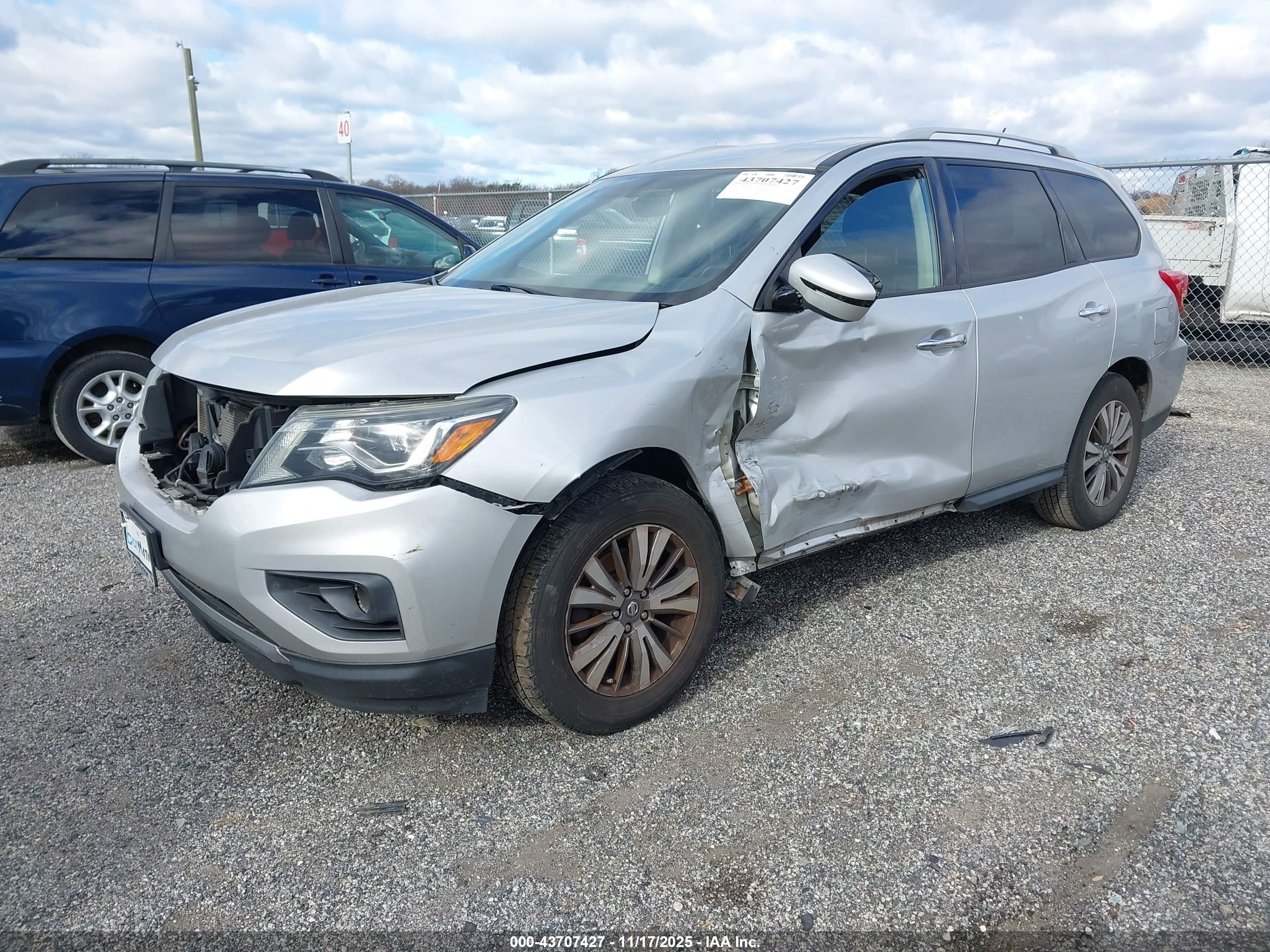 NISSAN PATHFINDER image 2