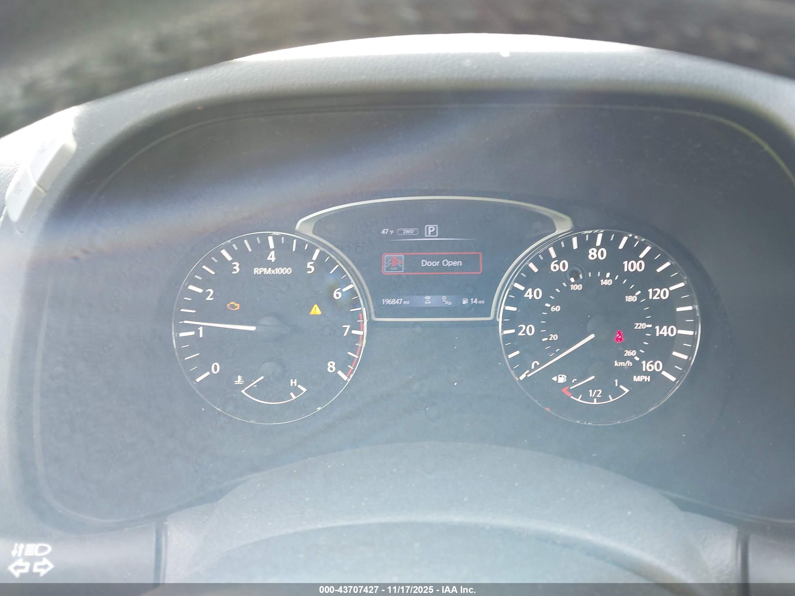 NISSAN PATHFINDER image 7