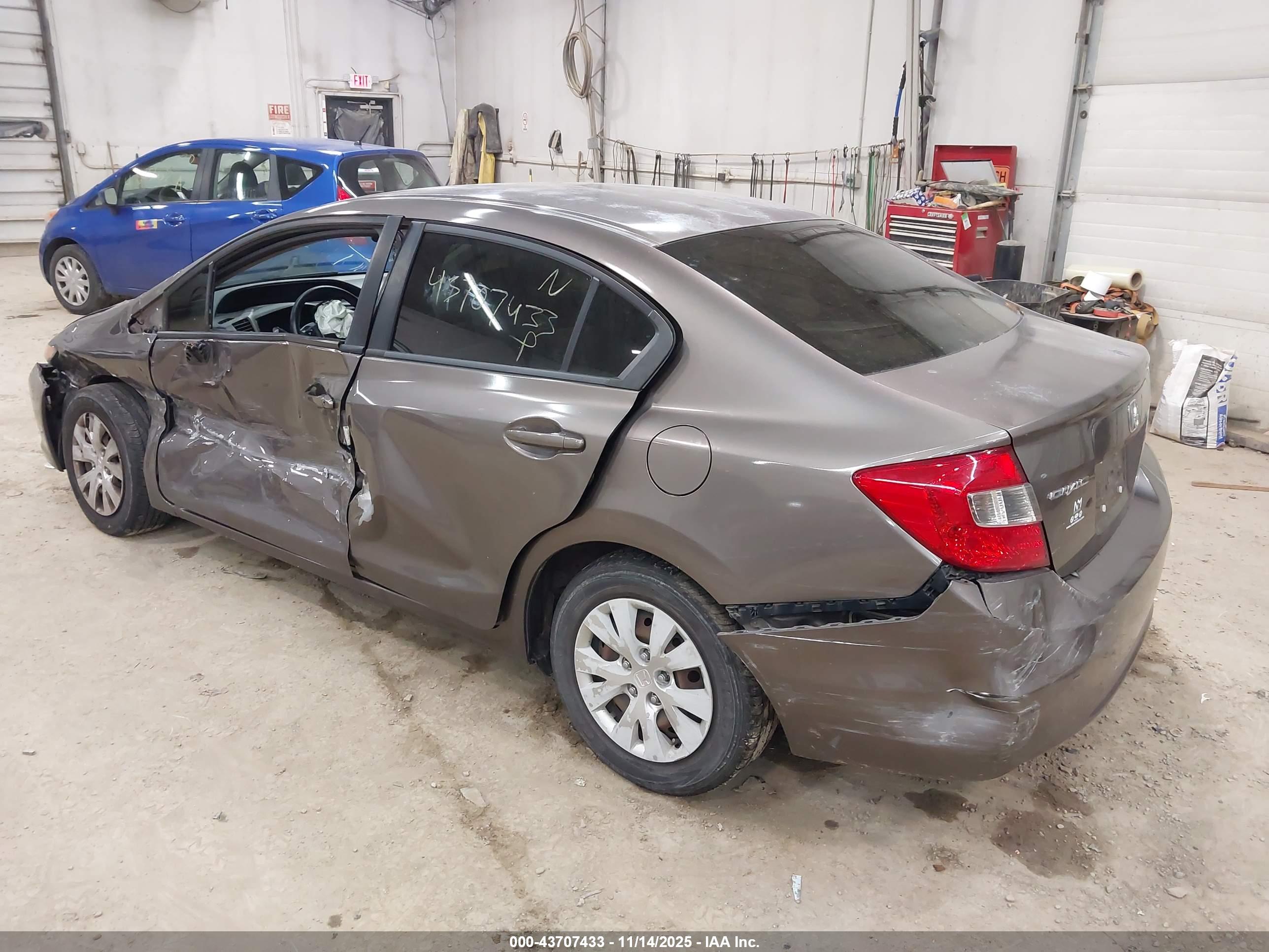 HONDA CIVIC image 3