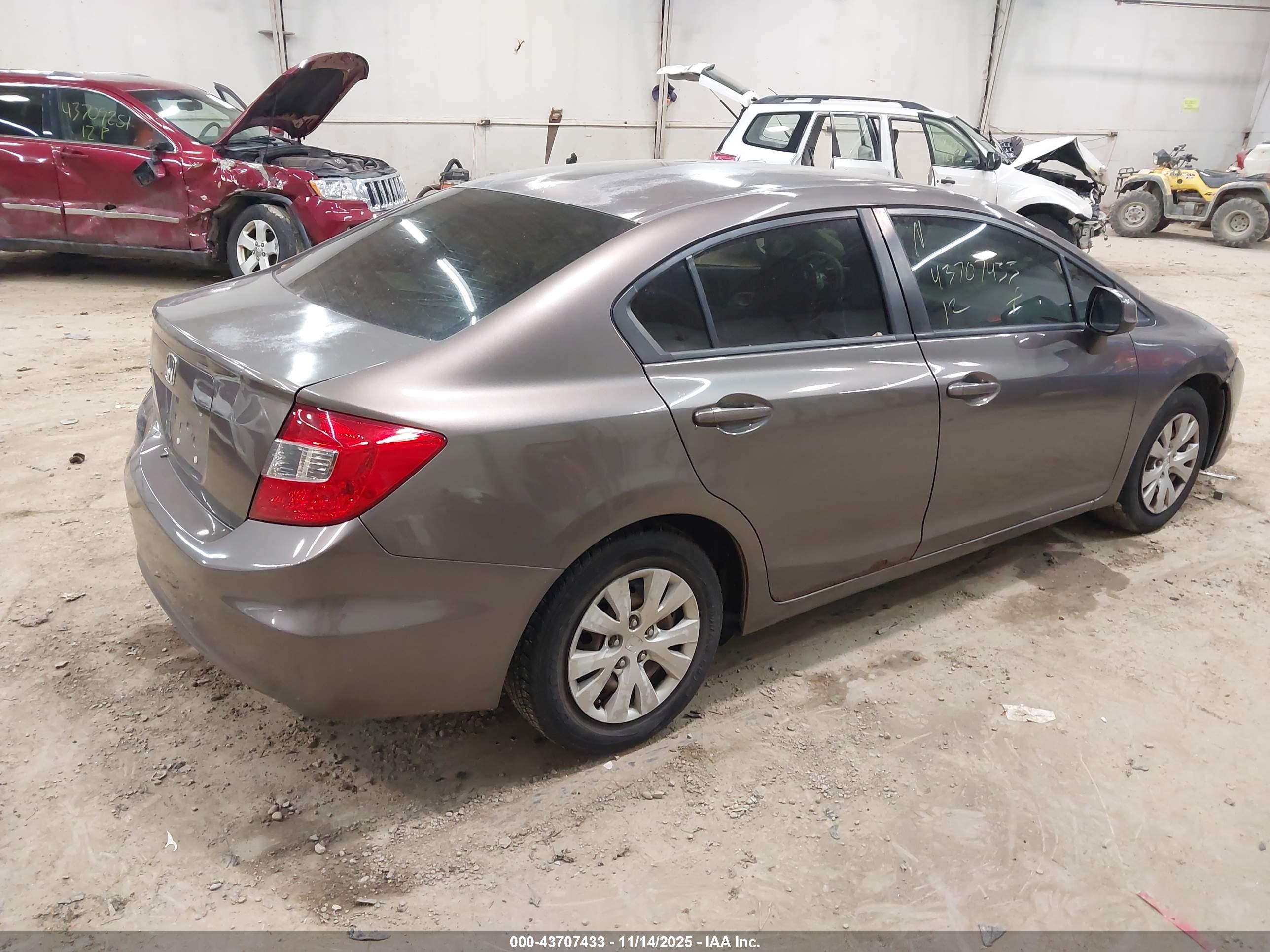 HONDA CIVIC image 4