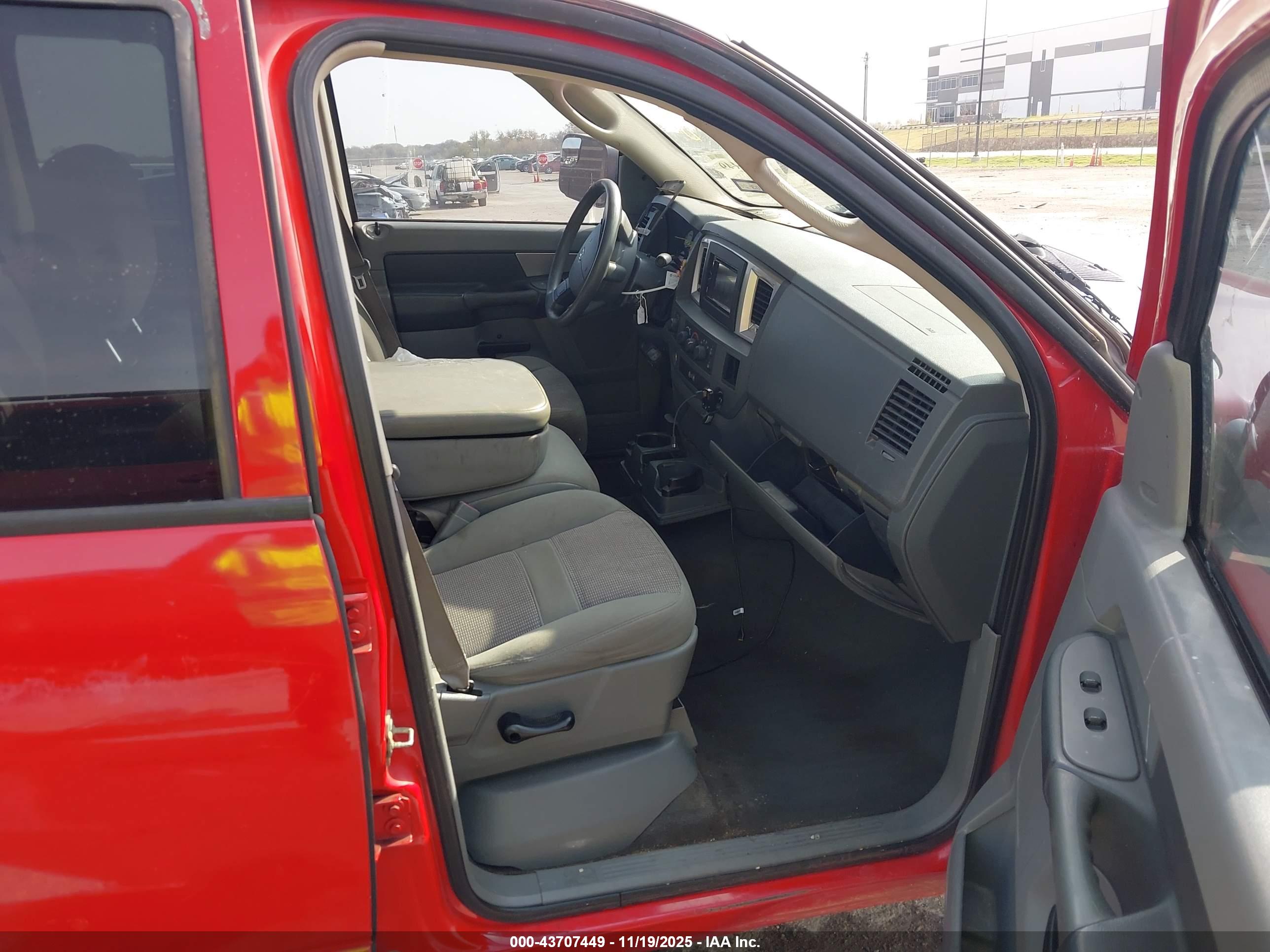 DODGE RAM image 5