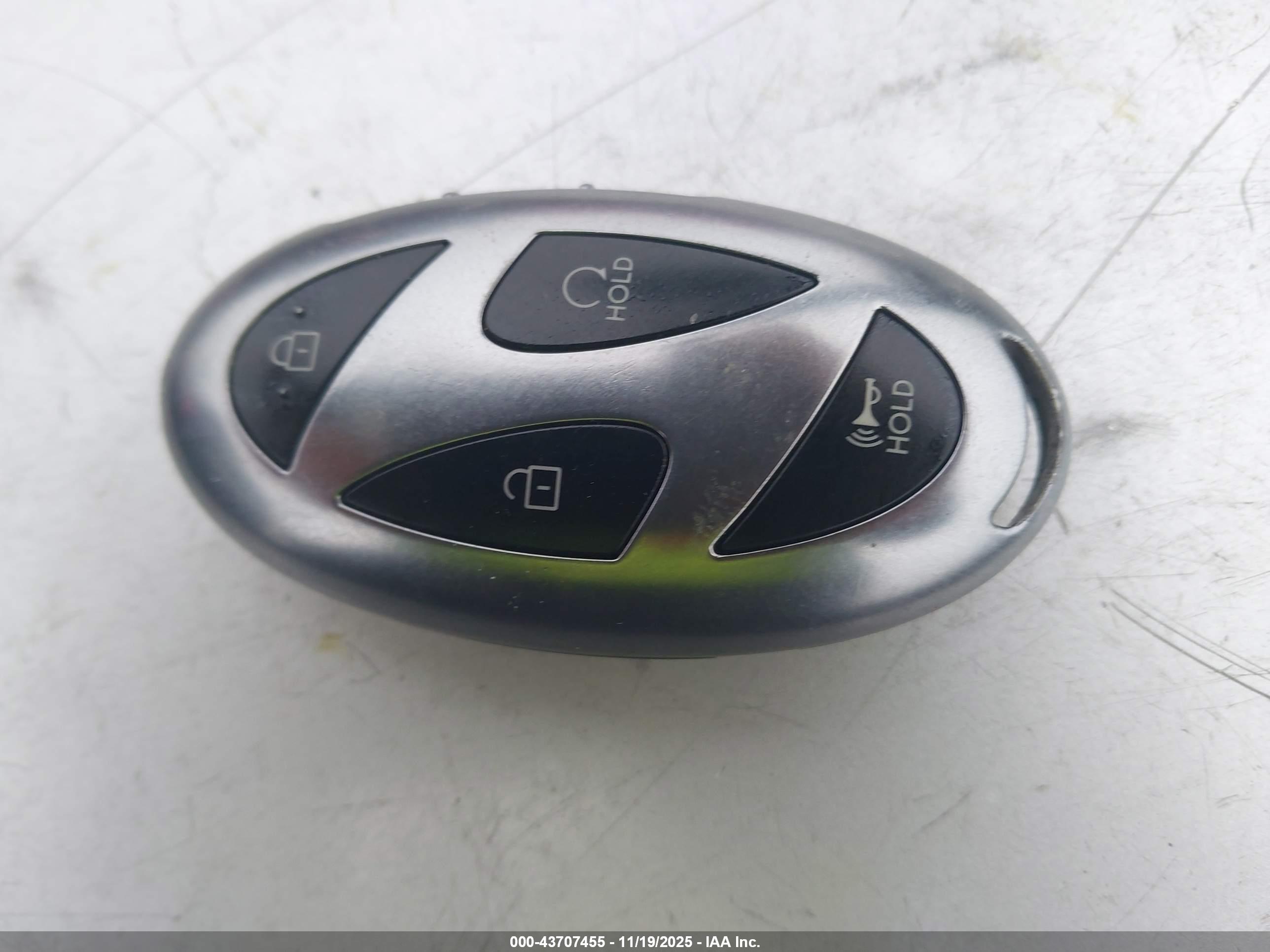 HYUNDAI TUCSON image 11