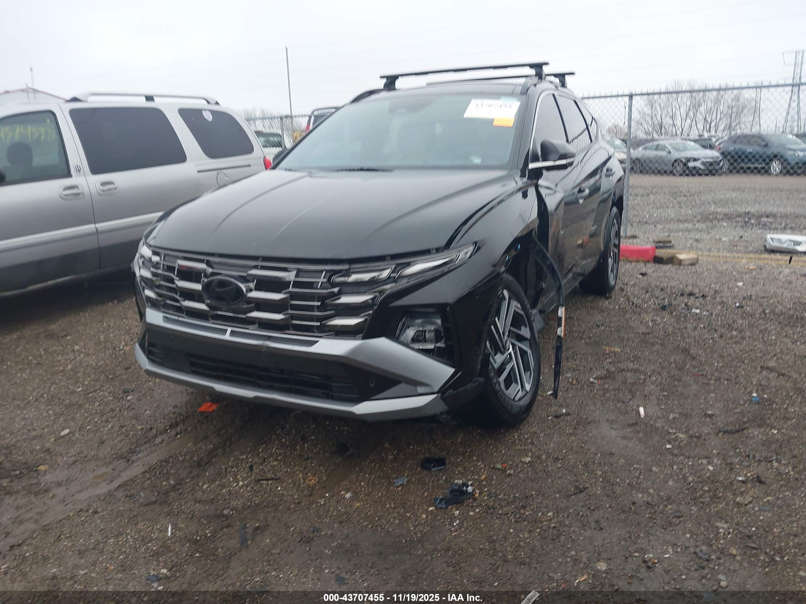 HYUNDAI TUCSON image 2