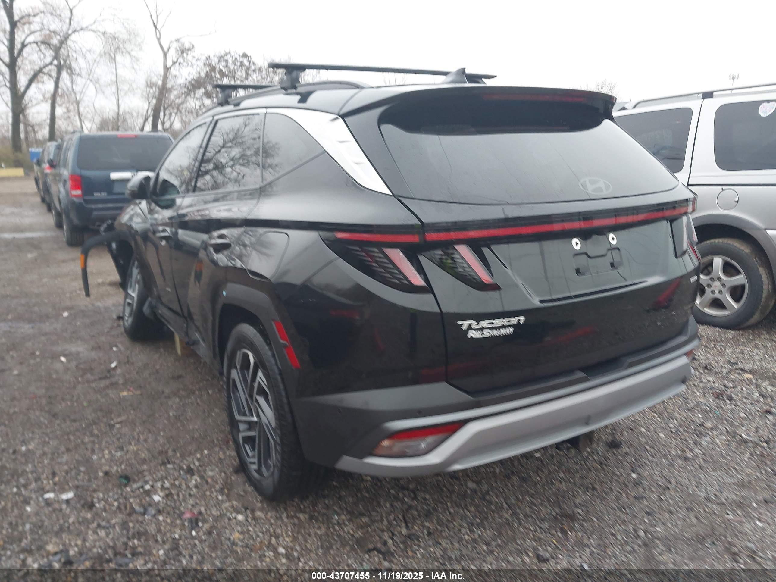 HYUNDAI TUCSON image 3