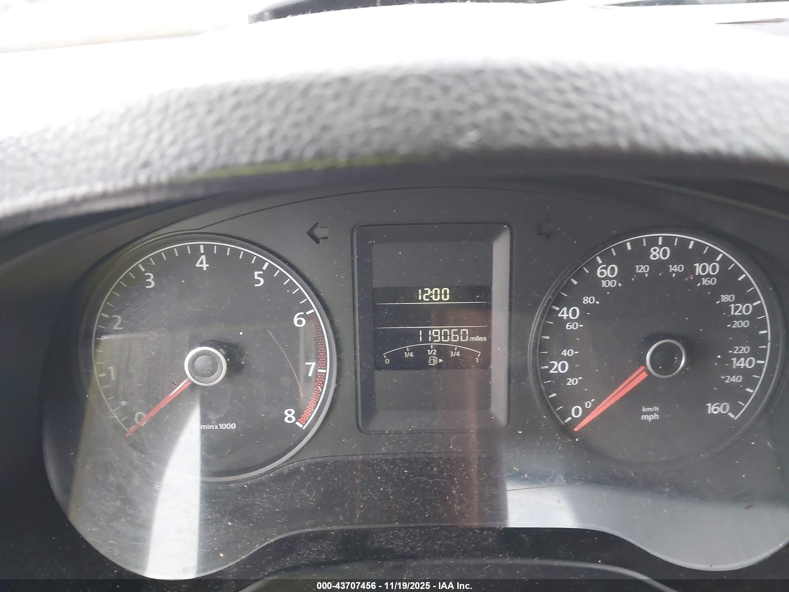 VOLKSWAGEN JETTA image 7