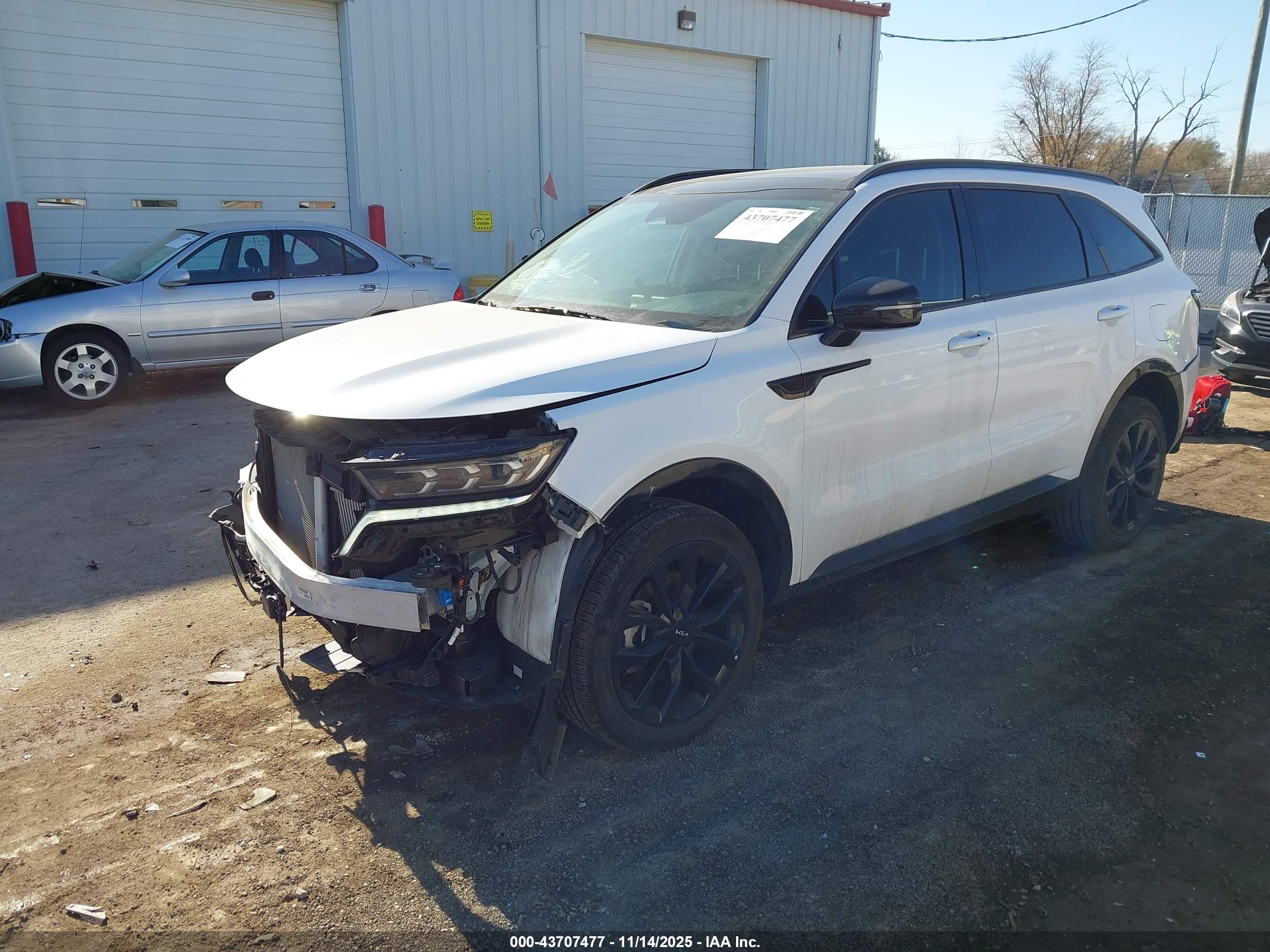 KIA SORENTO image 2