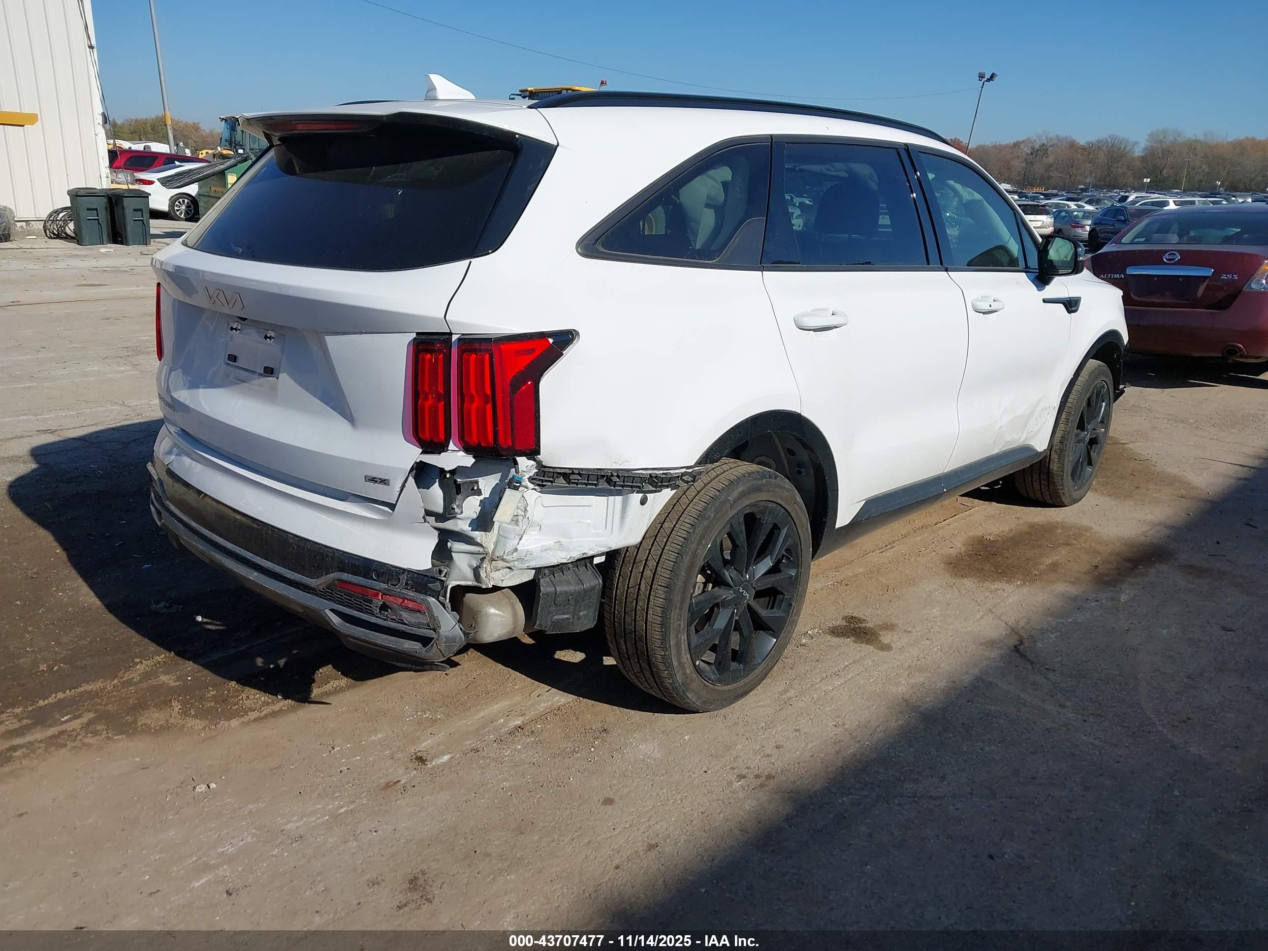 KIA SORENTO image 4