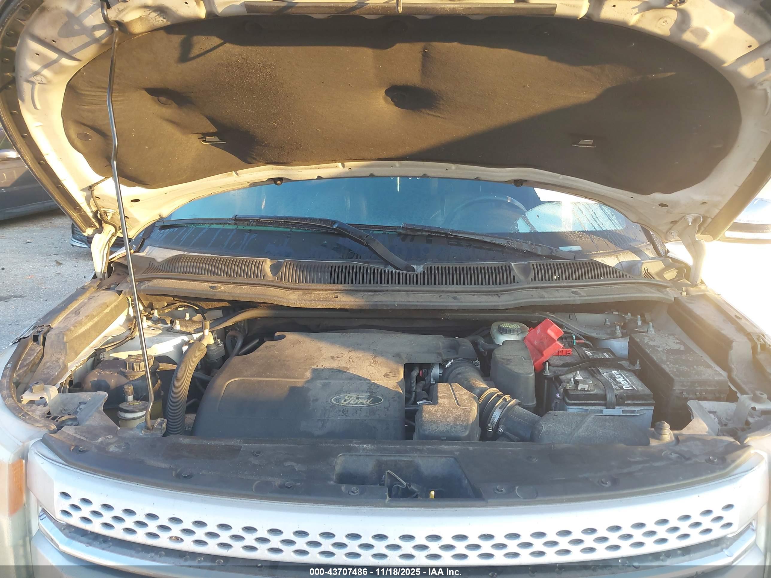FORD EXPLORER image 10