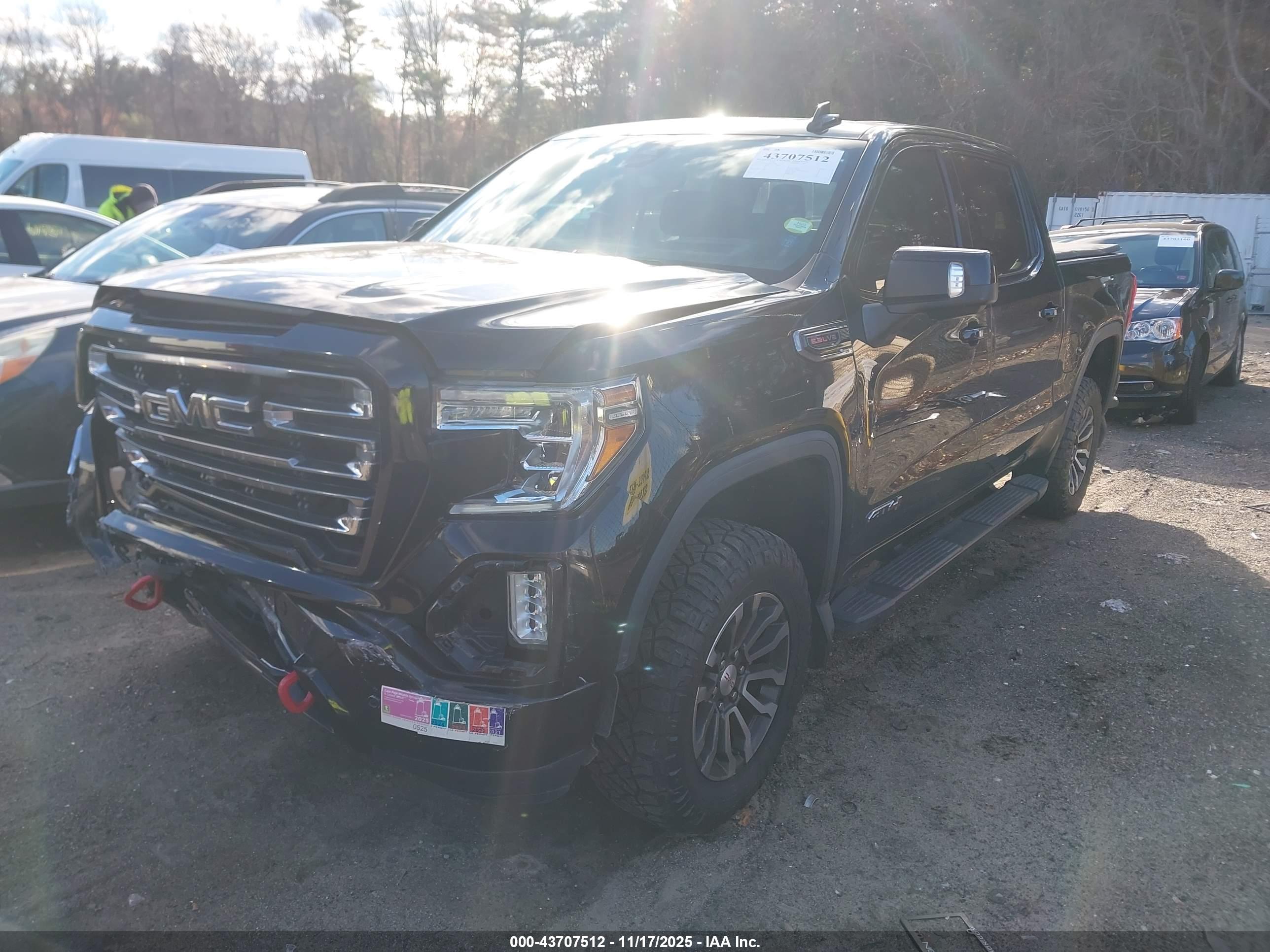 GMC SIERRA image 2