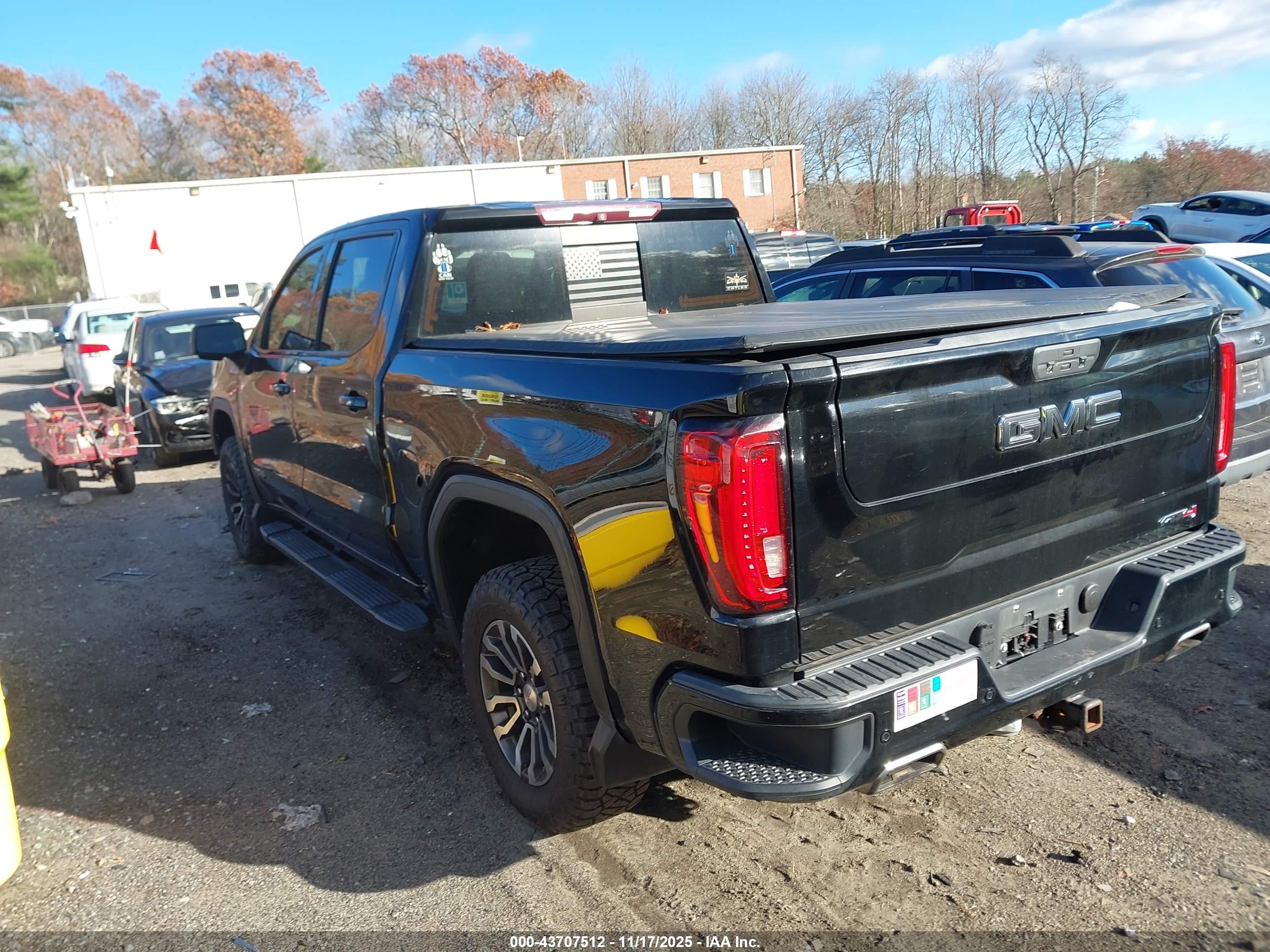 GMC SIERRA image 3