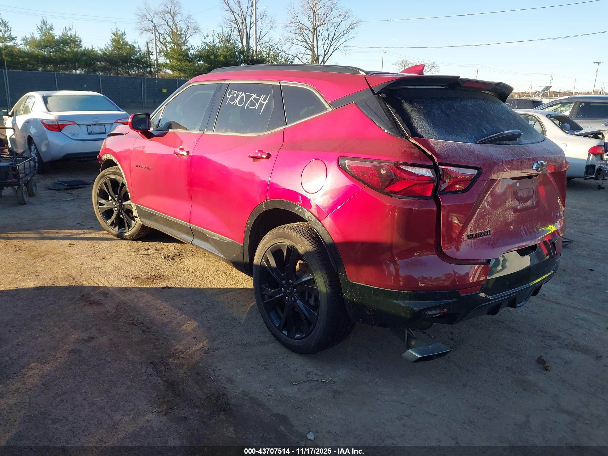 CHEVROLET BLAZER image 3