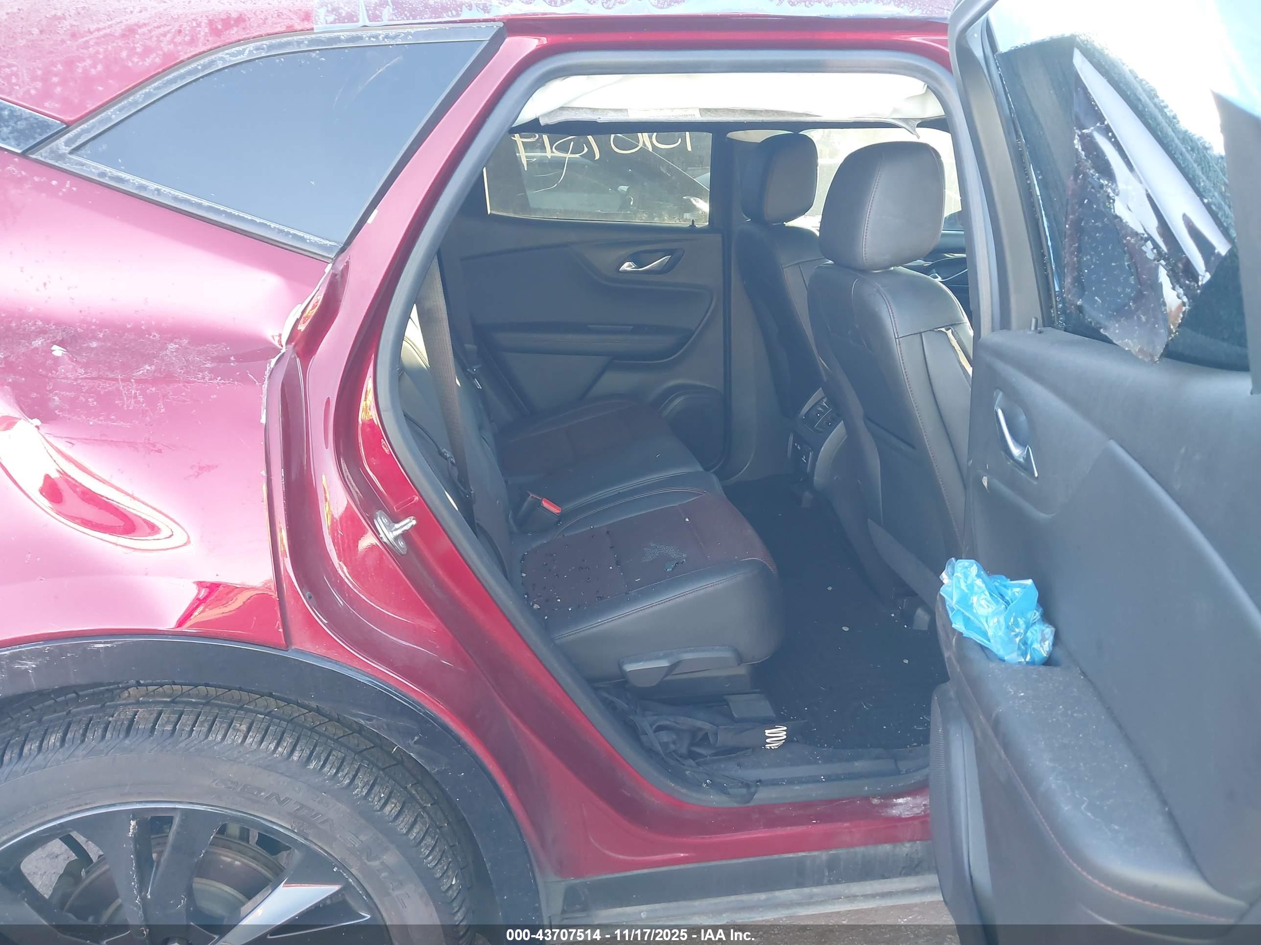 CHEVROLET BLAZER image 8