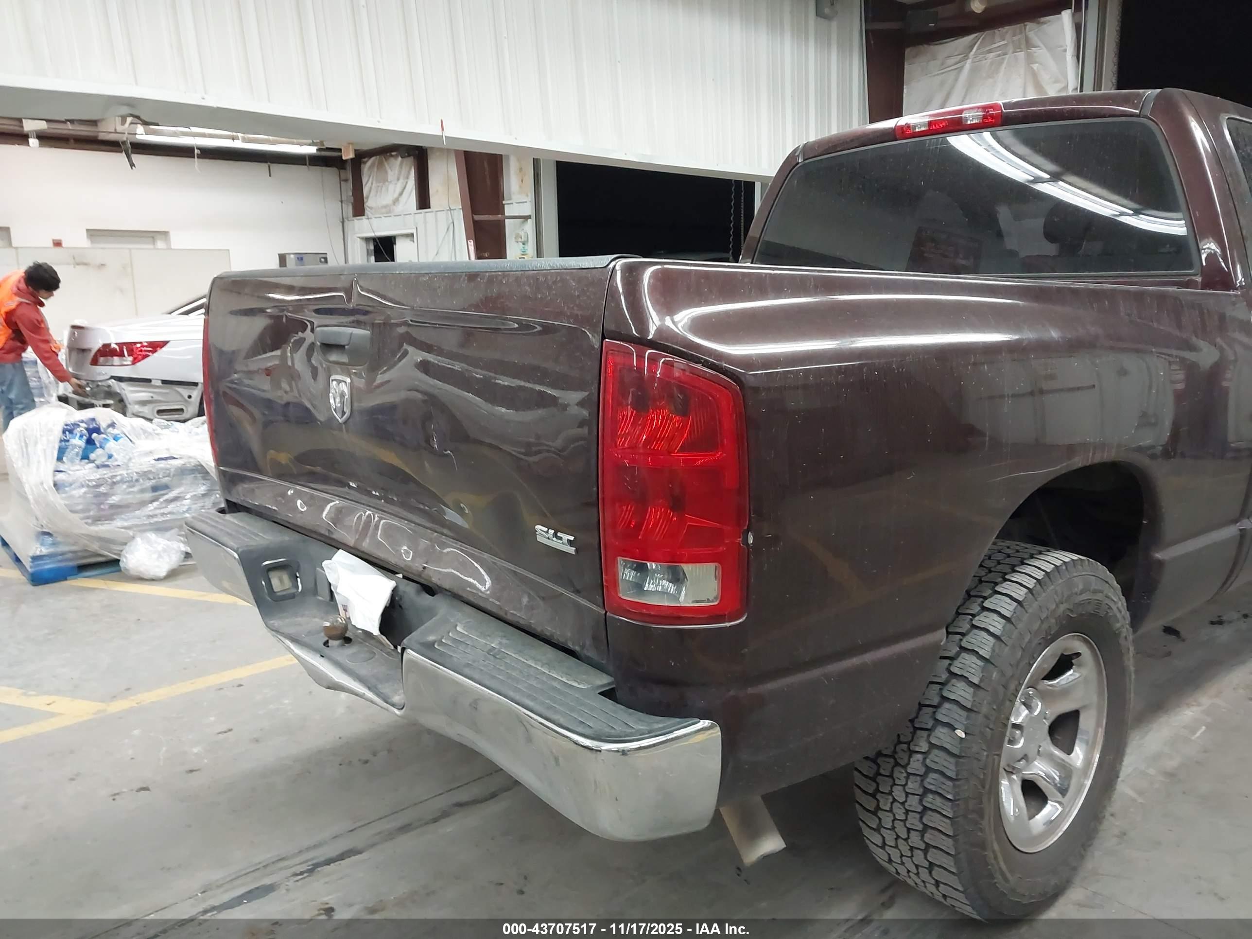DODGE RAM image 6