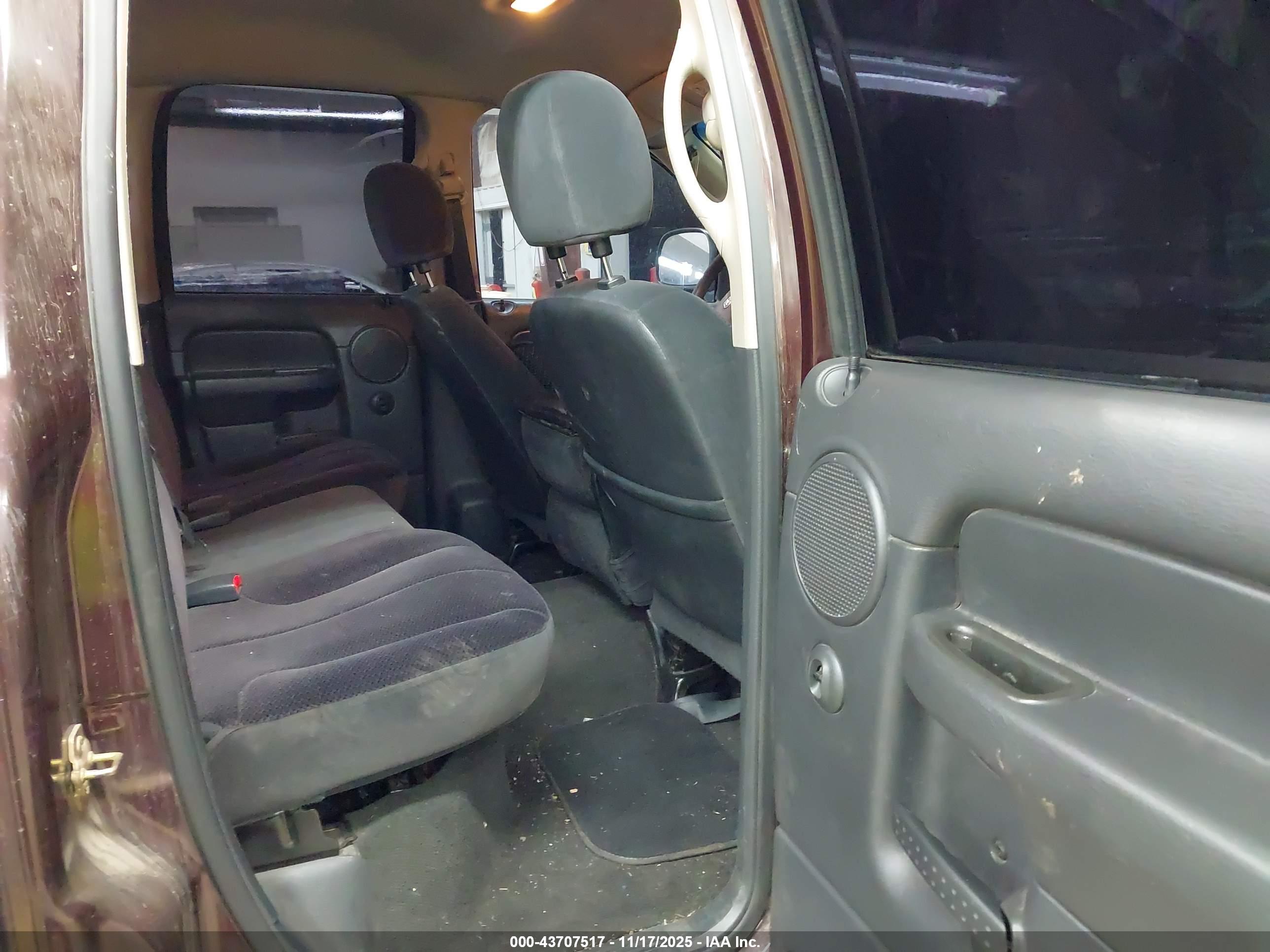 DODGE RAM image 8