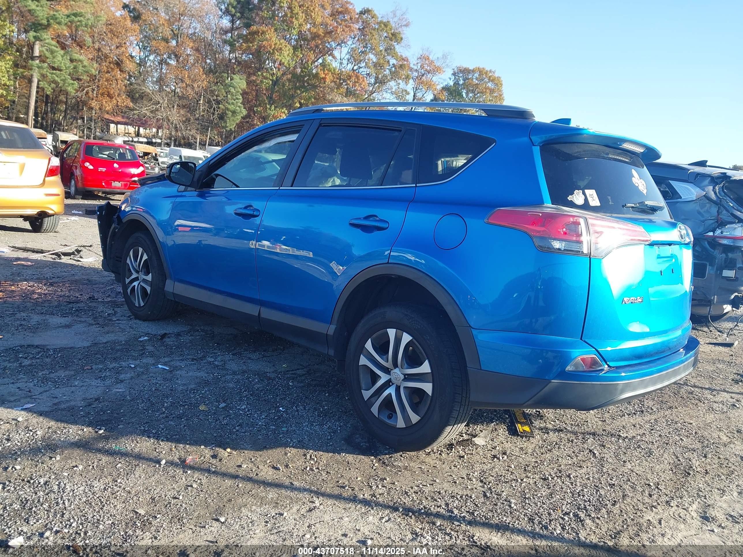 TOYOTA RAV4 image 3
