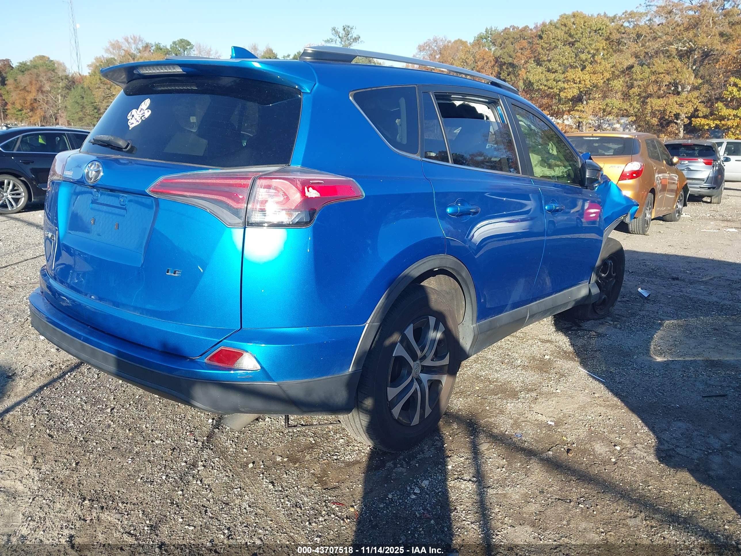 TOYOTA RAV4 image 4