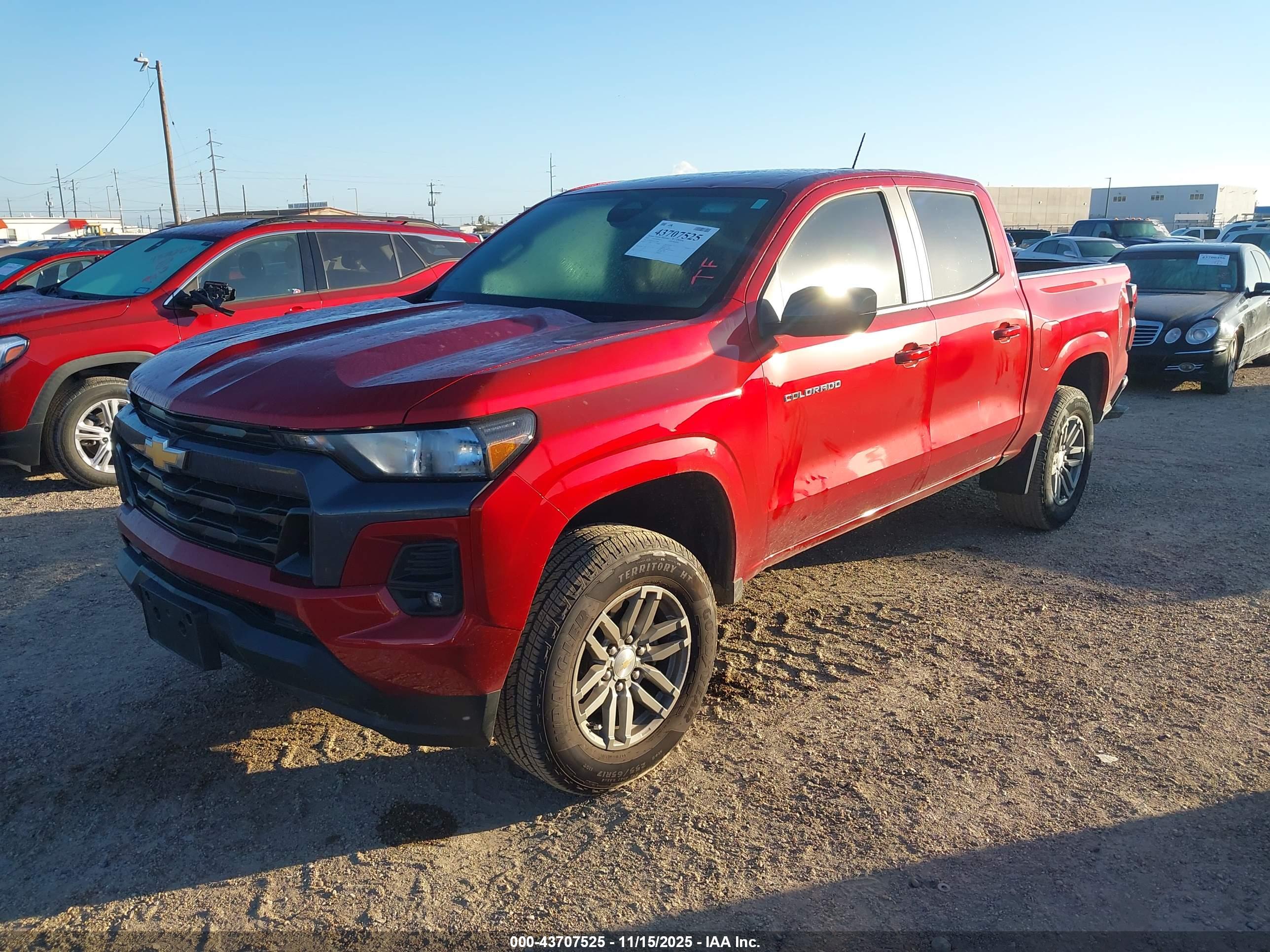 CHEVROLET COLORADO image 2