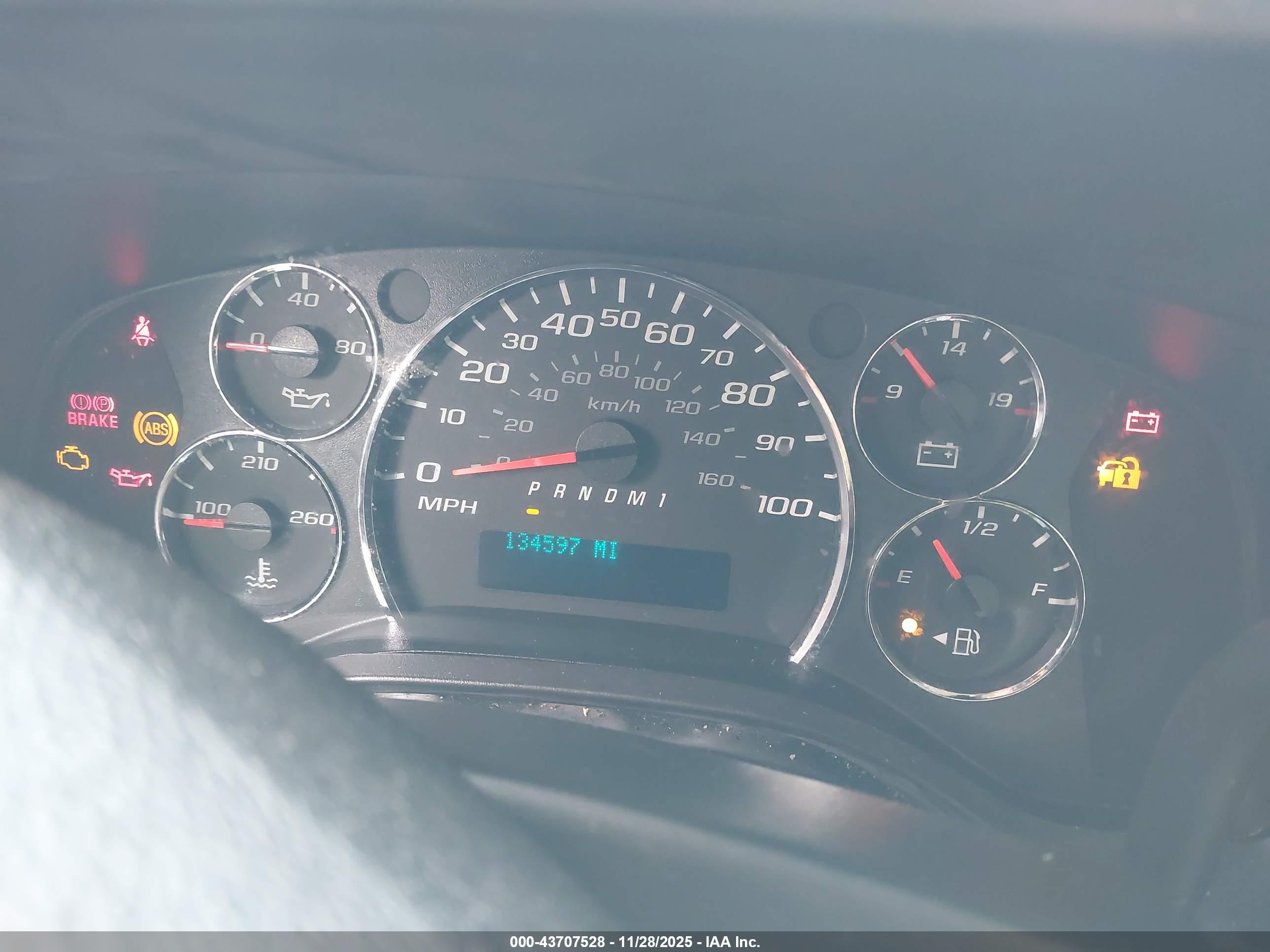 CHEVROLET EXPRESS image 6