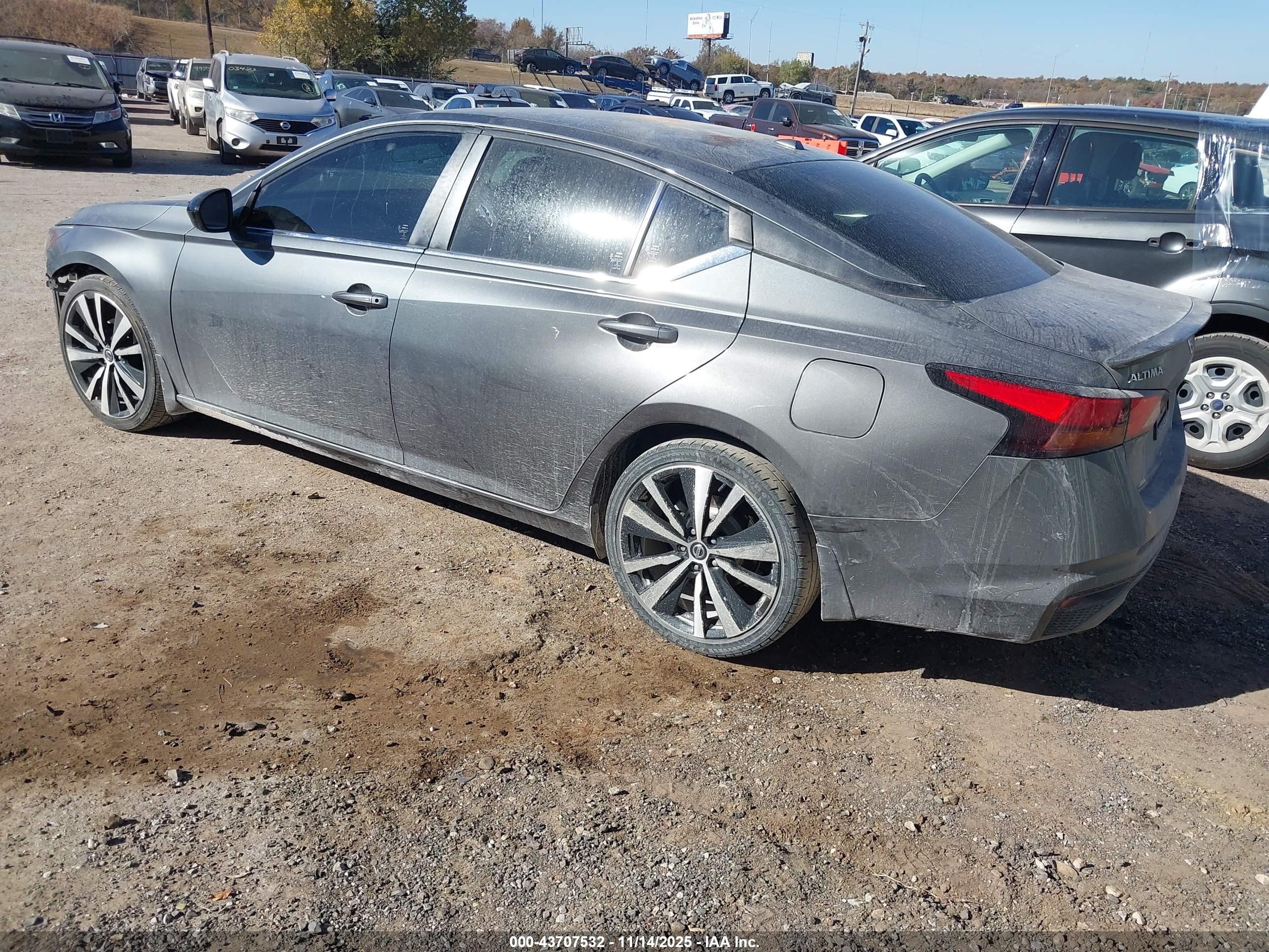 NISSAN ALTIMA image 3