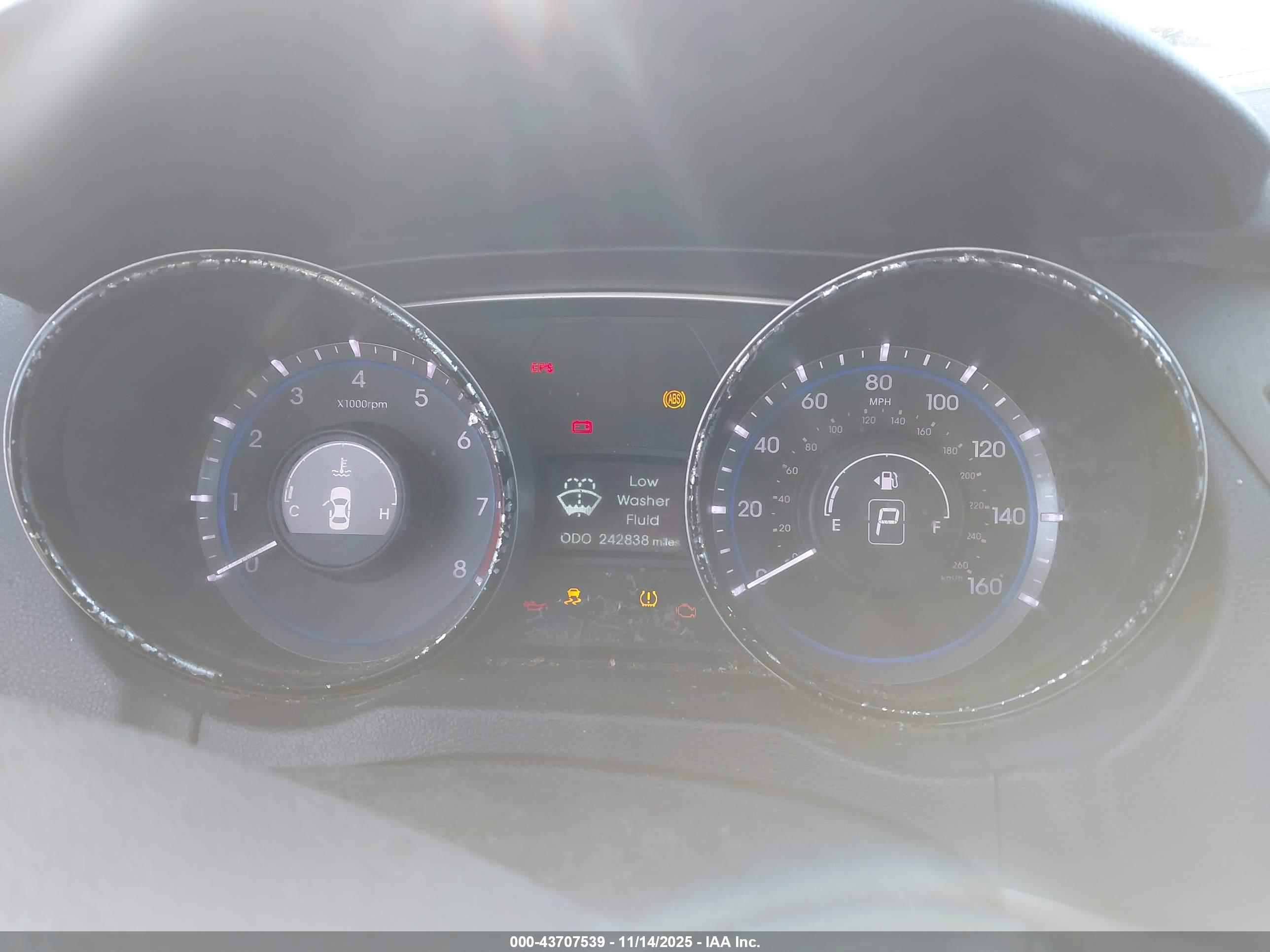 HYUNDAI SONATA image 7