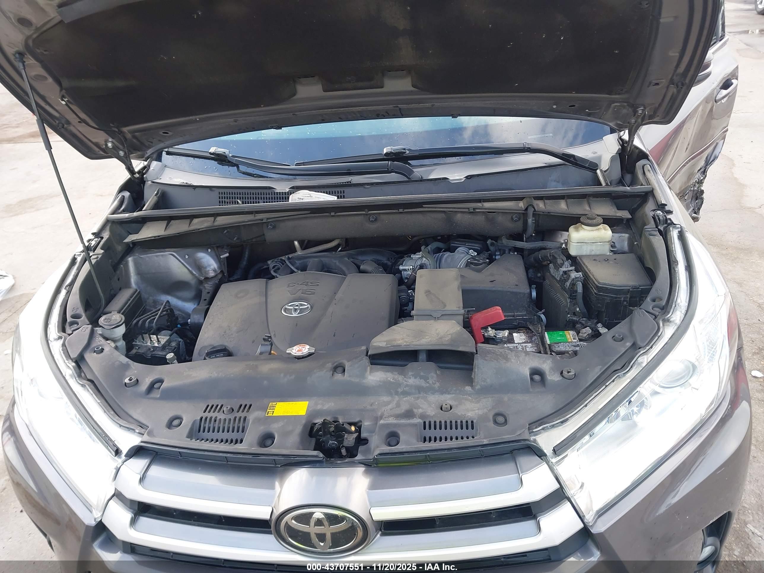 TOYOTA HIGHLANDER image 10