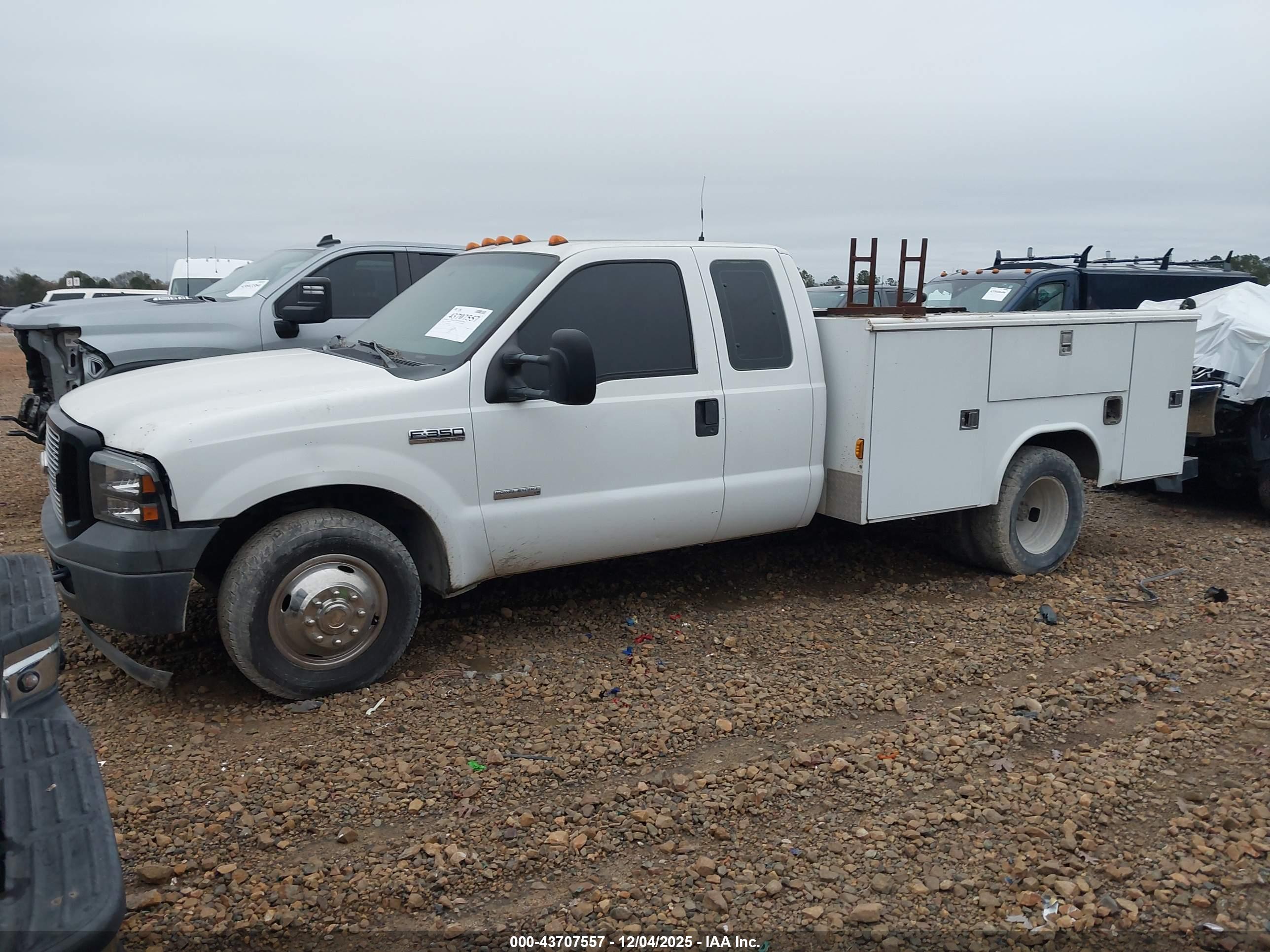 FORD F-350 image 2