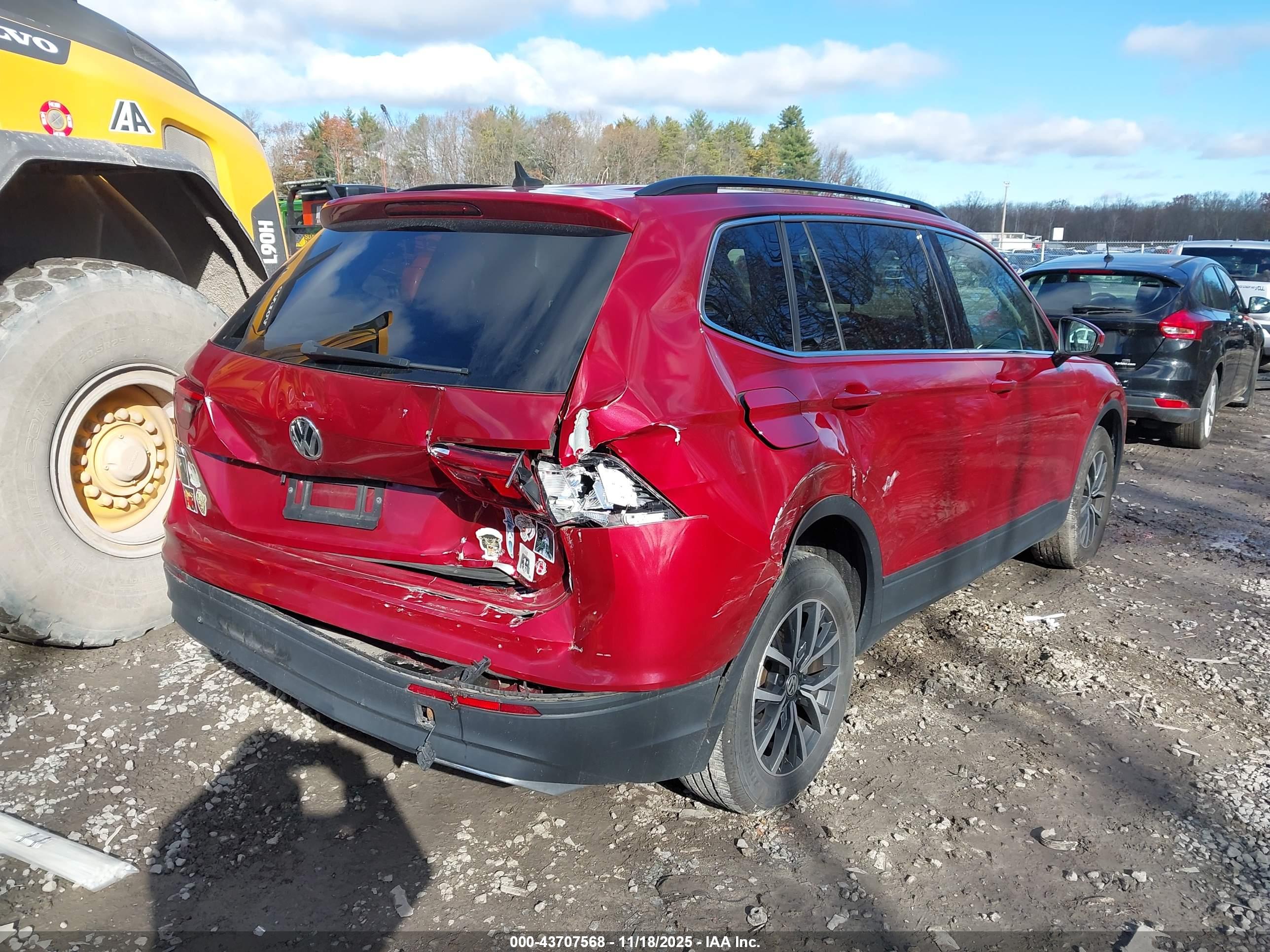 VOLKSWAGEN TIGUAN image 6