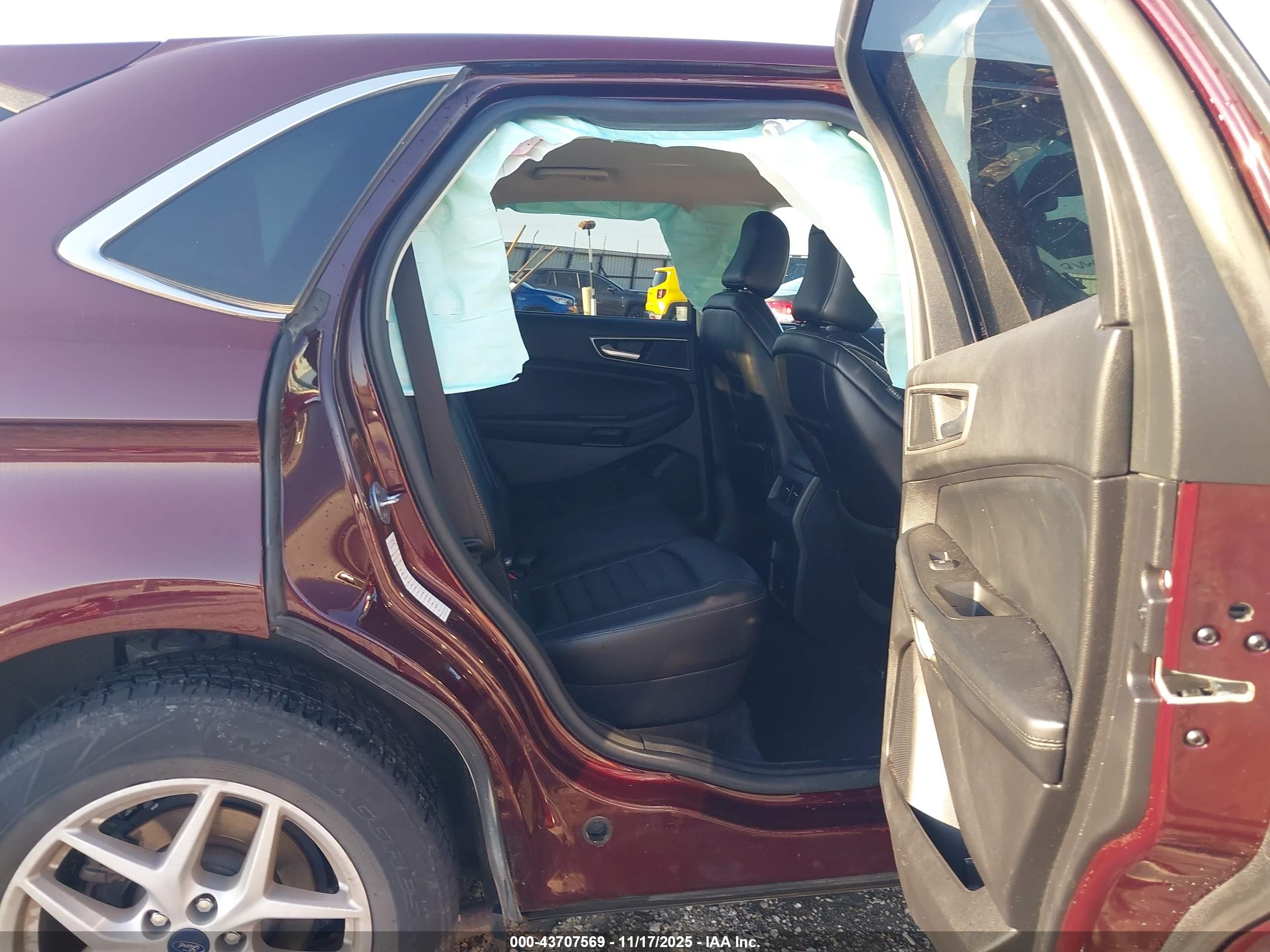 FORD EDGE image 8