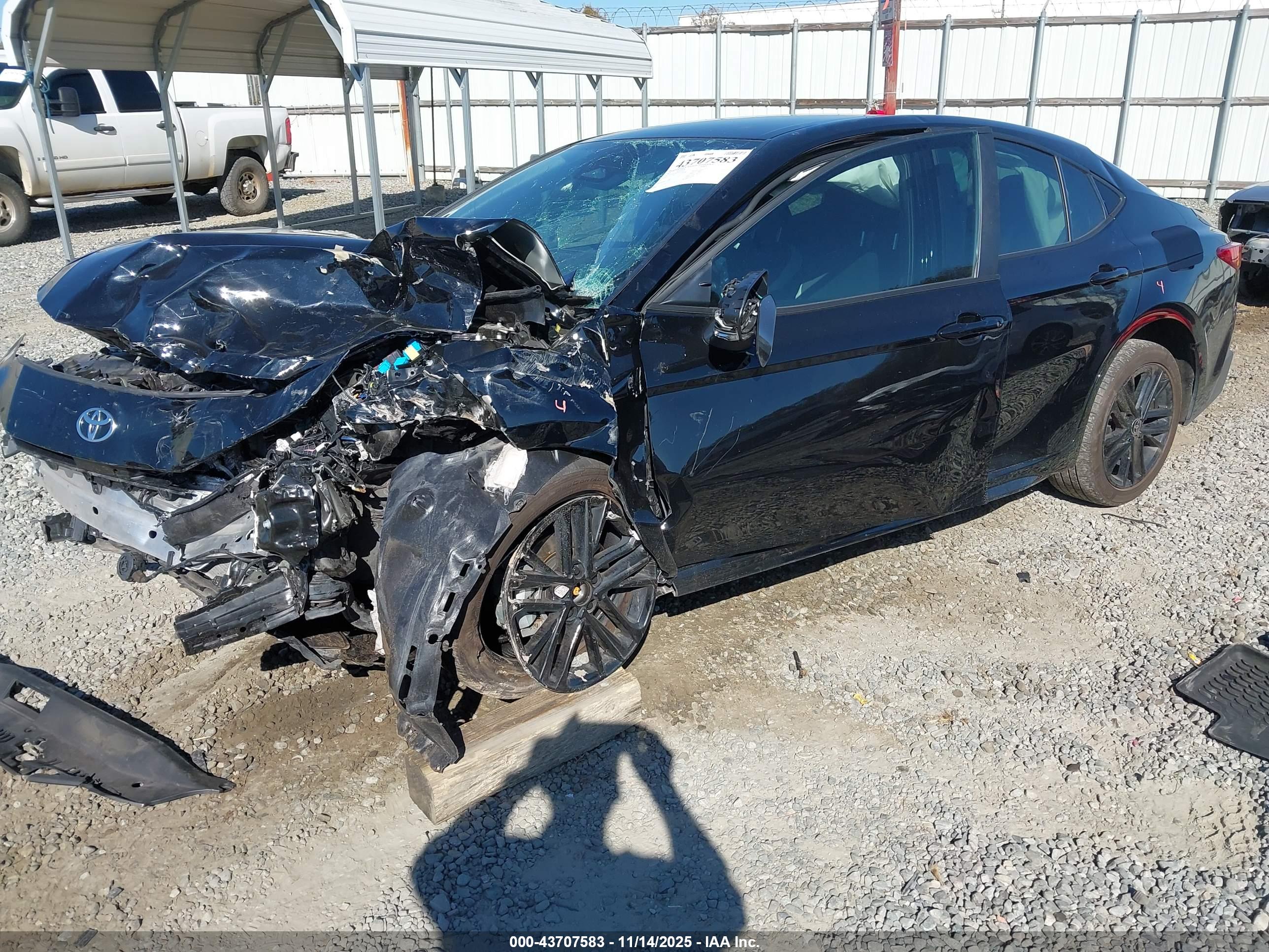 TOYOTA CAMRY image 2