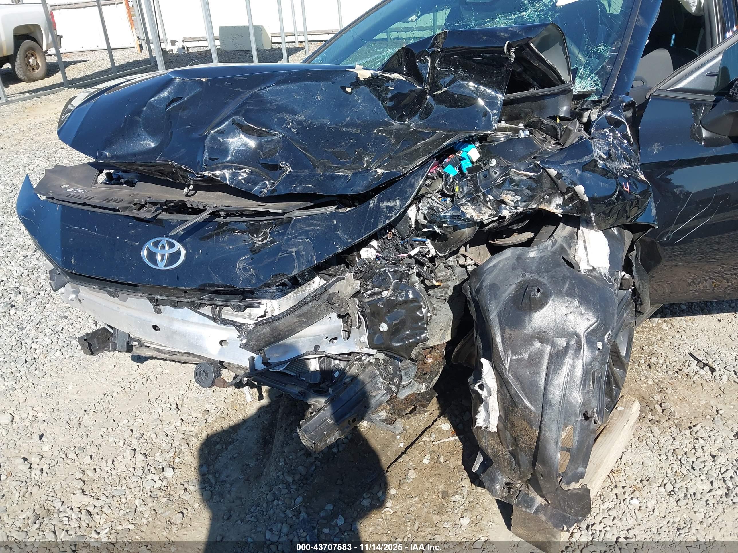 TOYOTA CAMRY image 6
