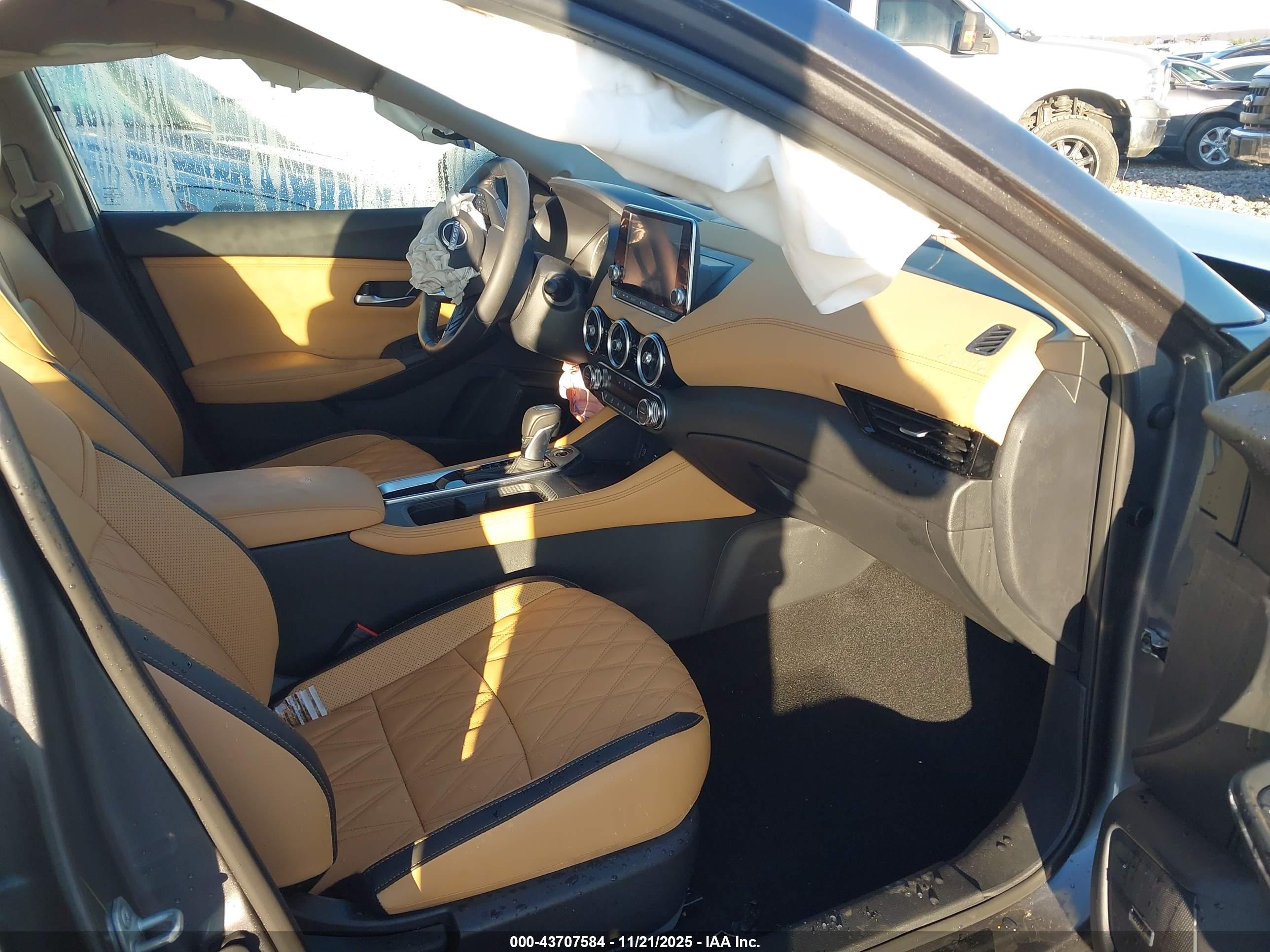 NISSAN SENTRA image 5