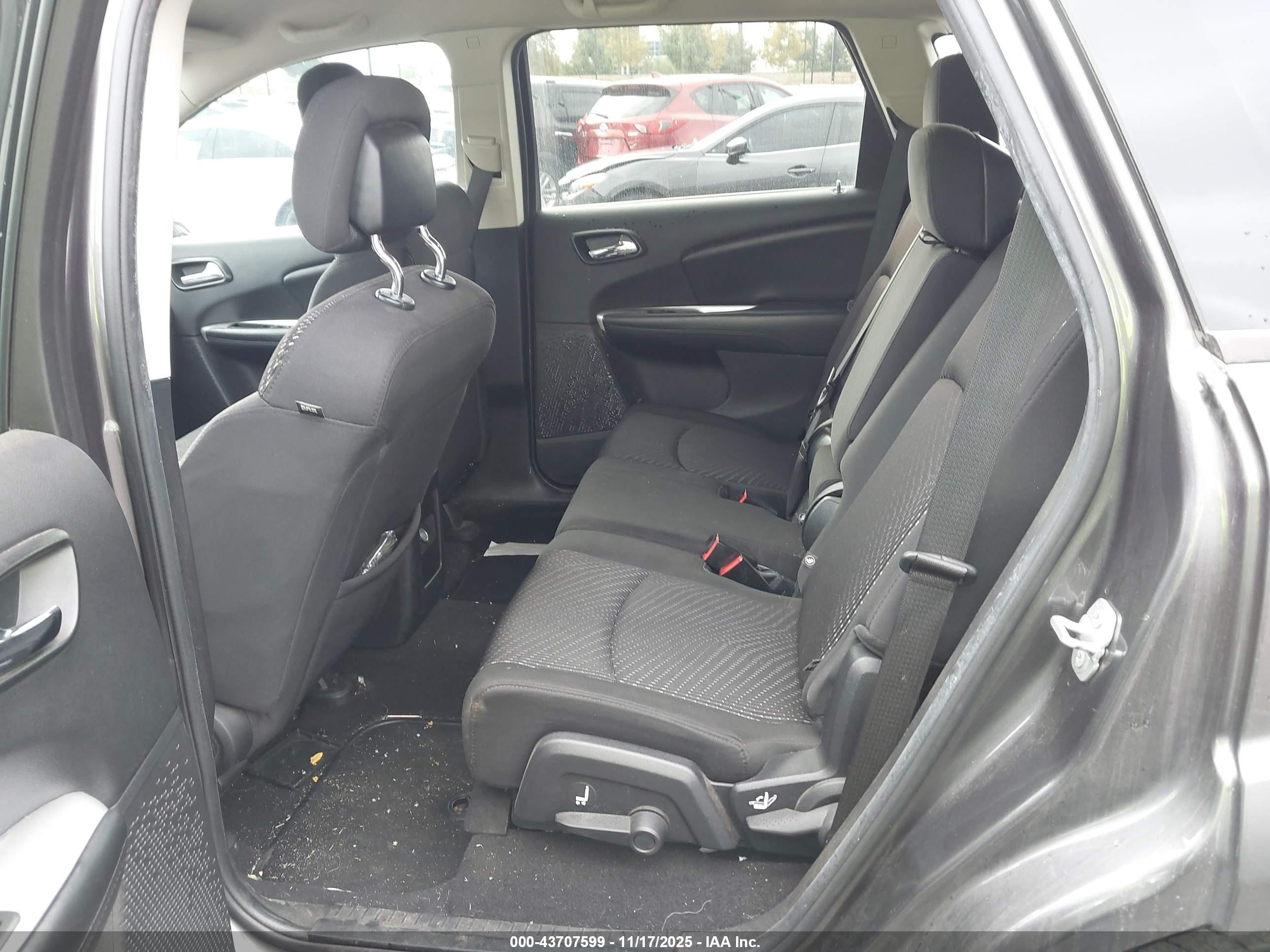 DODGE JOURNEY image 8