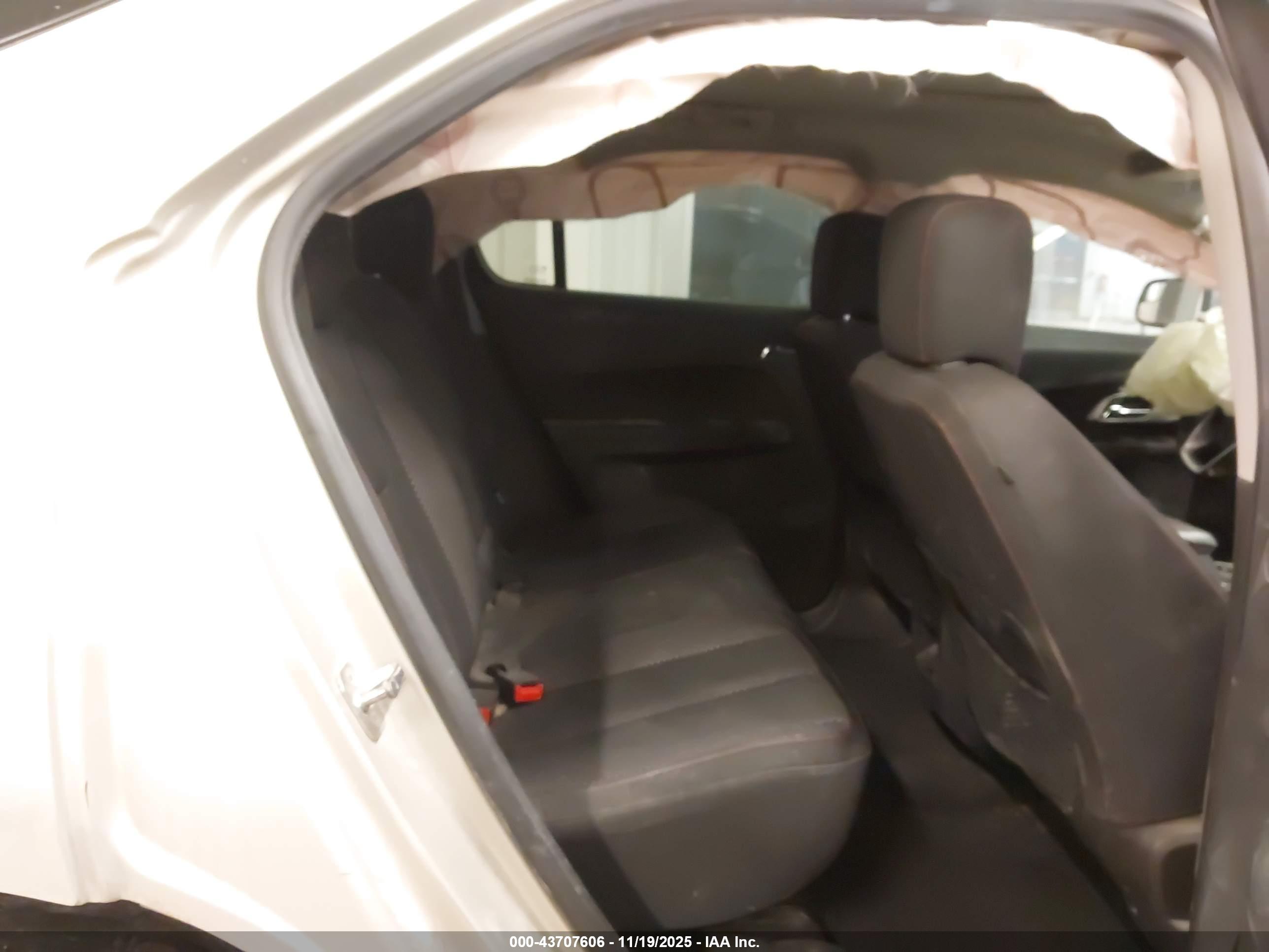 CHEVROLET EQUINOX image 8