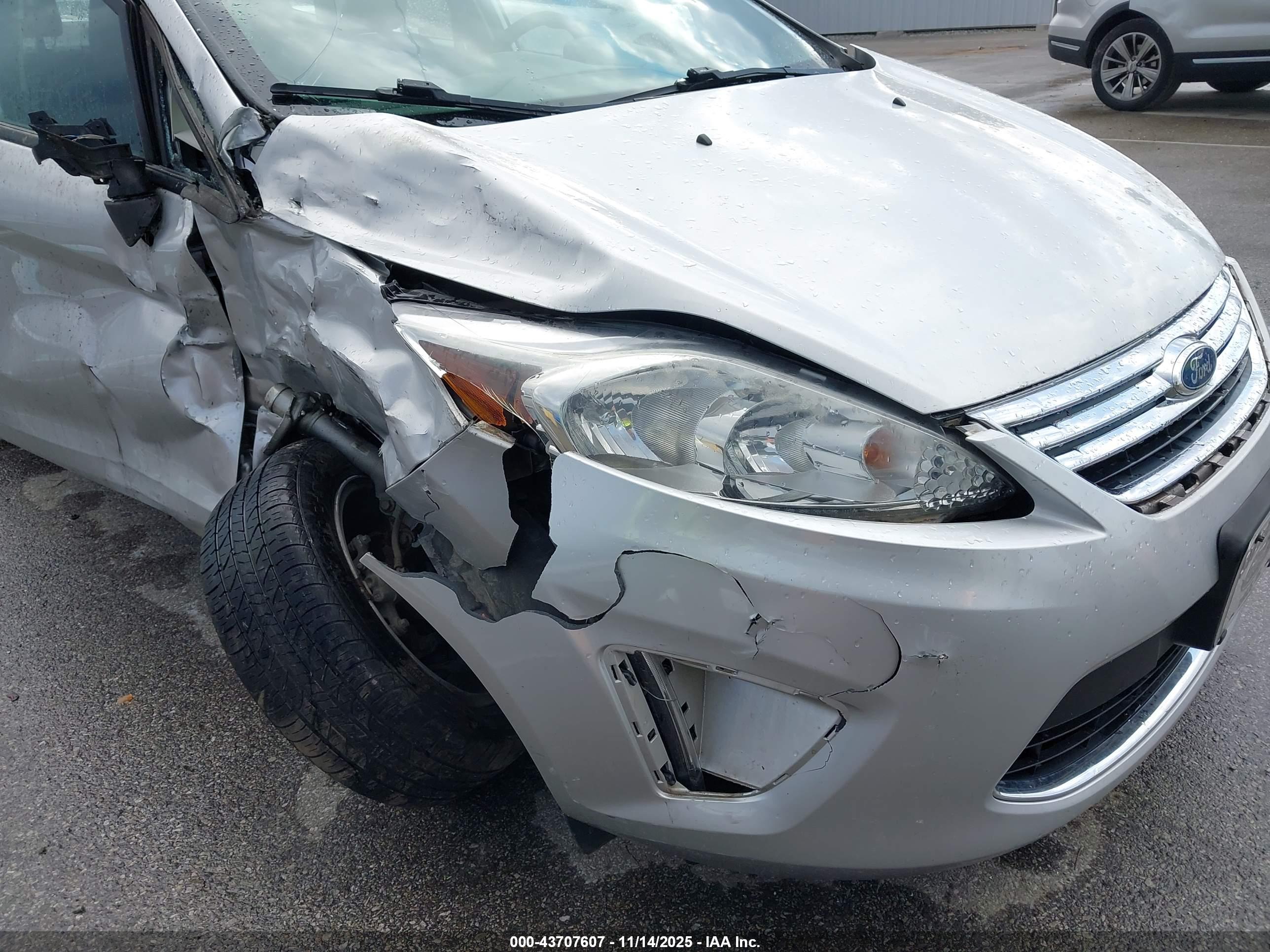 FORD FIESTA image 6