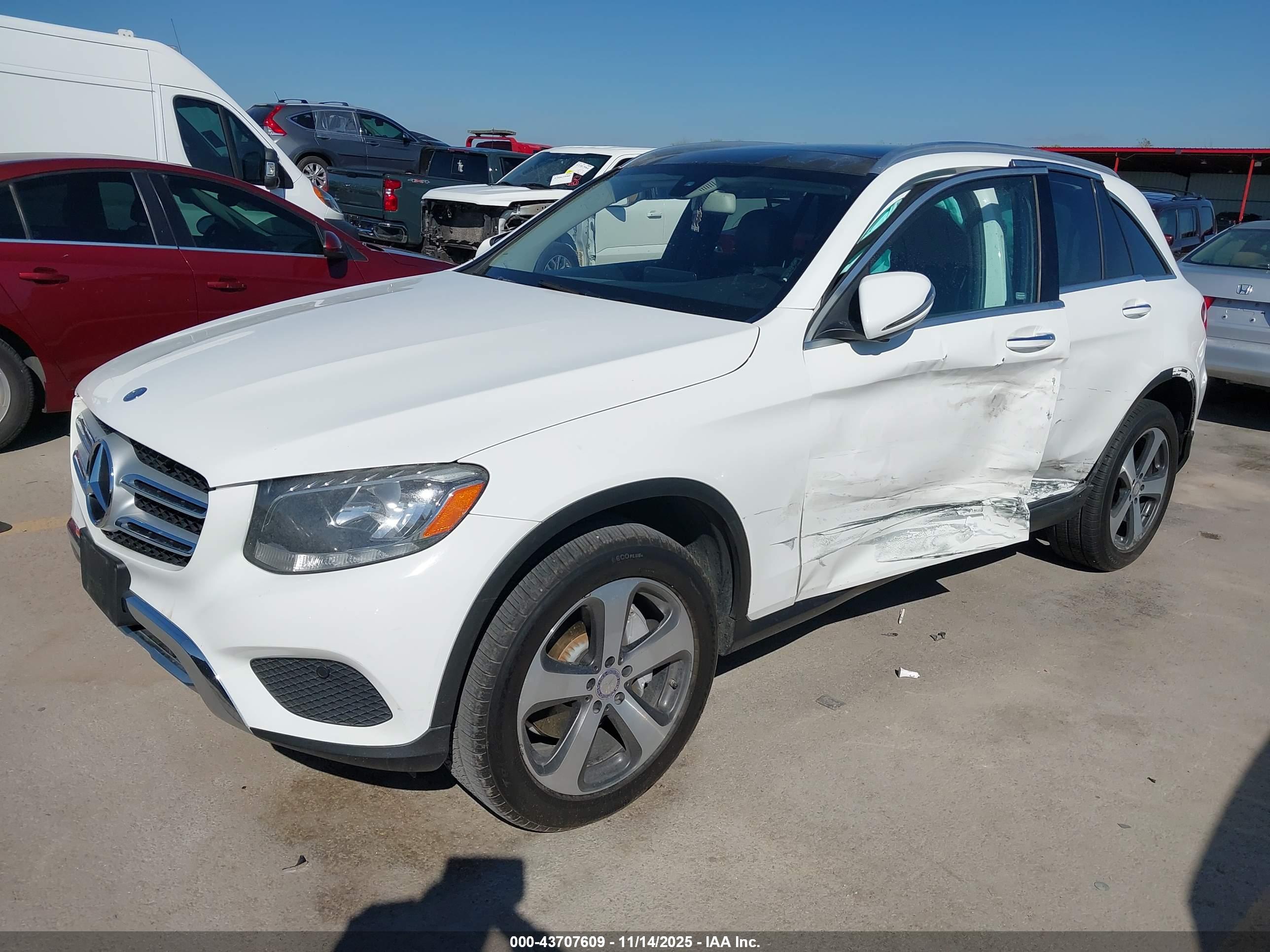 MERCEDES-BENZ GLC image 2