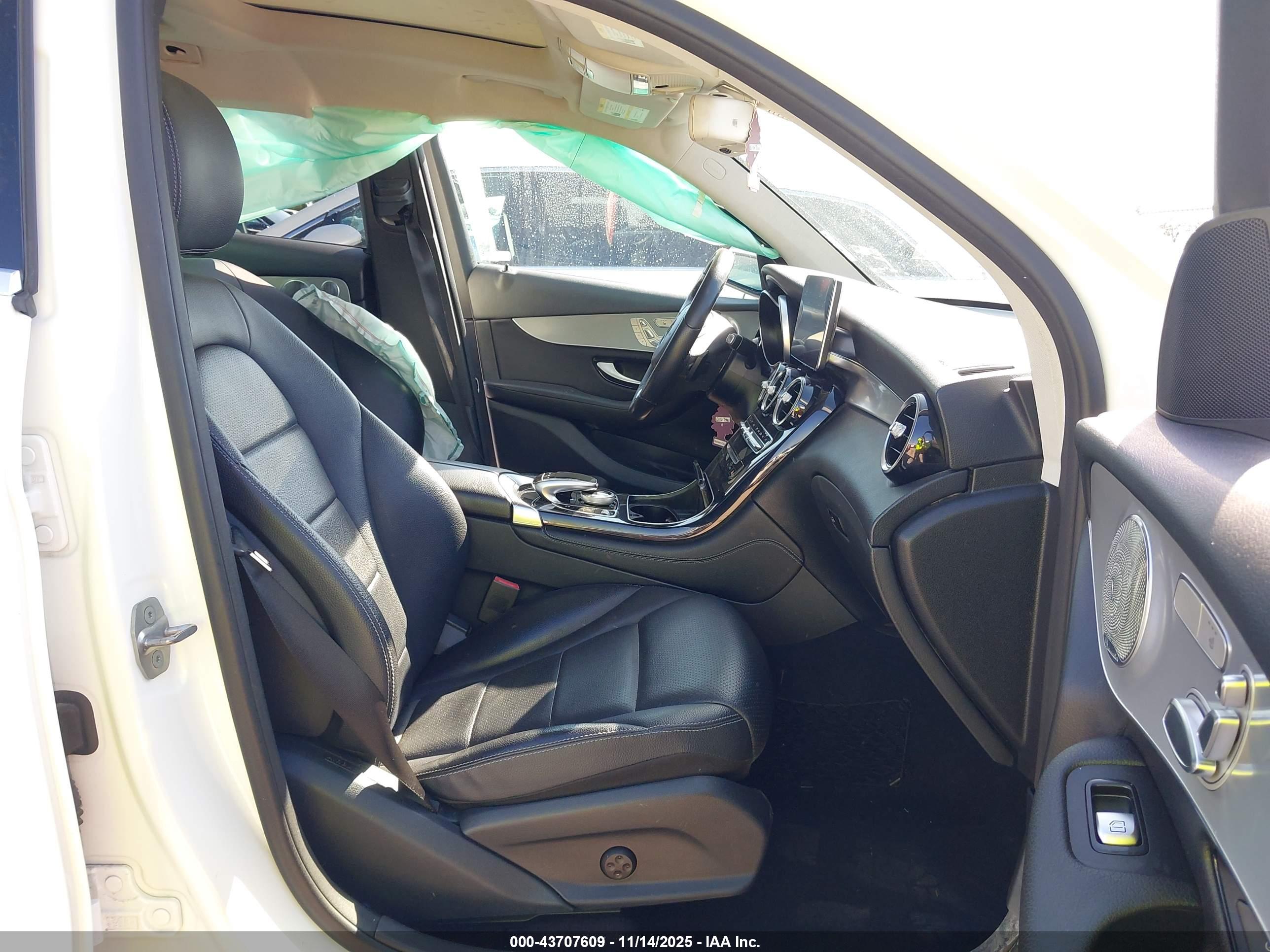 MERCEDES-BENZ GLC image 5