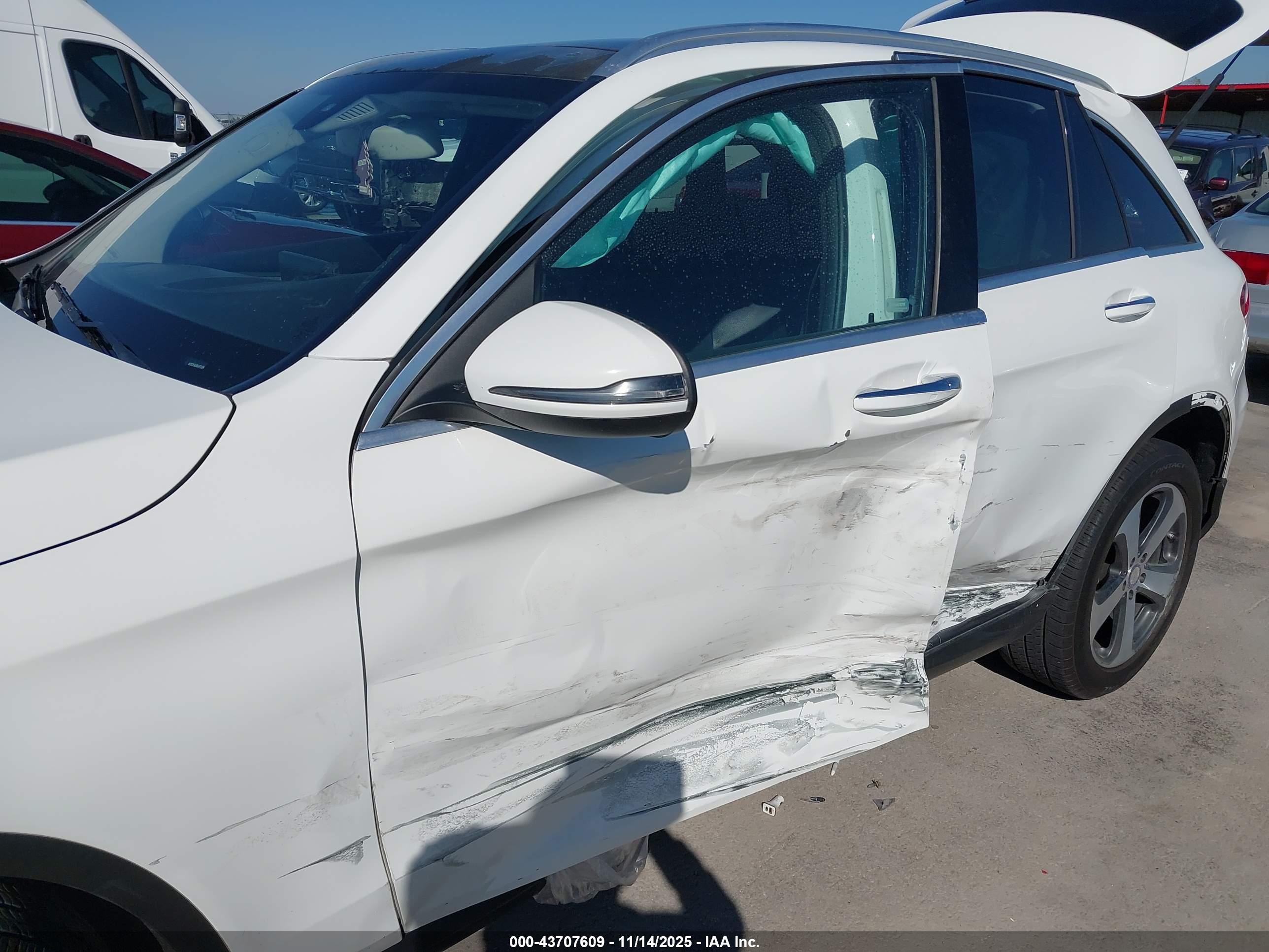 MERCEDES-BENZ GLC image 6