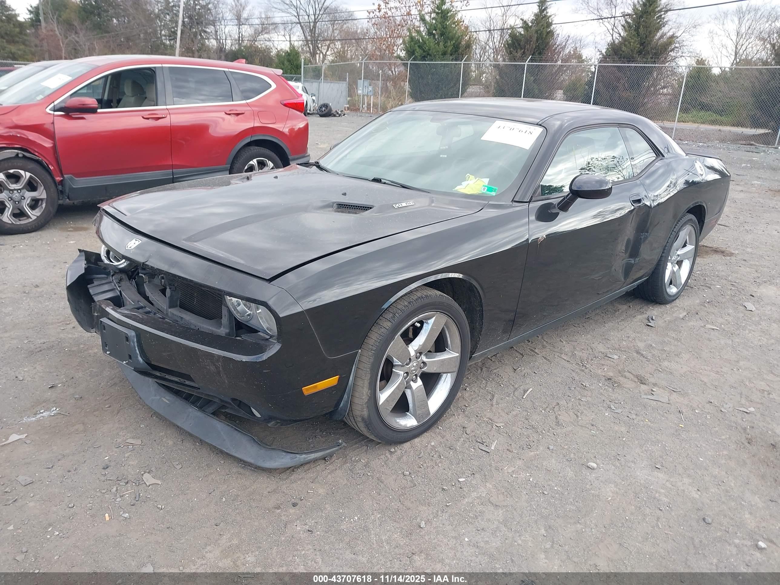 DODGE CHALLENGER image 2