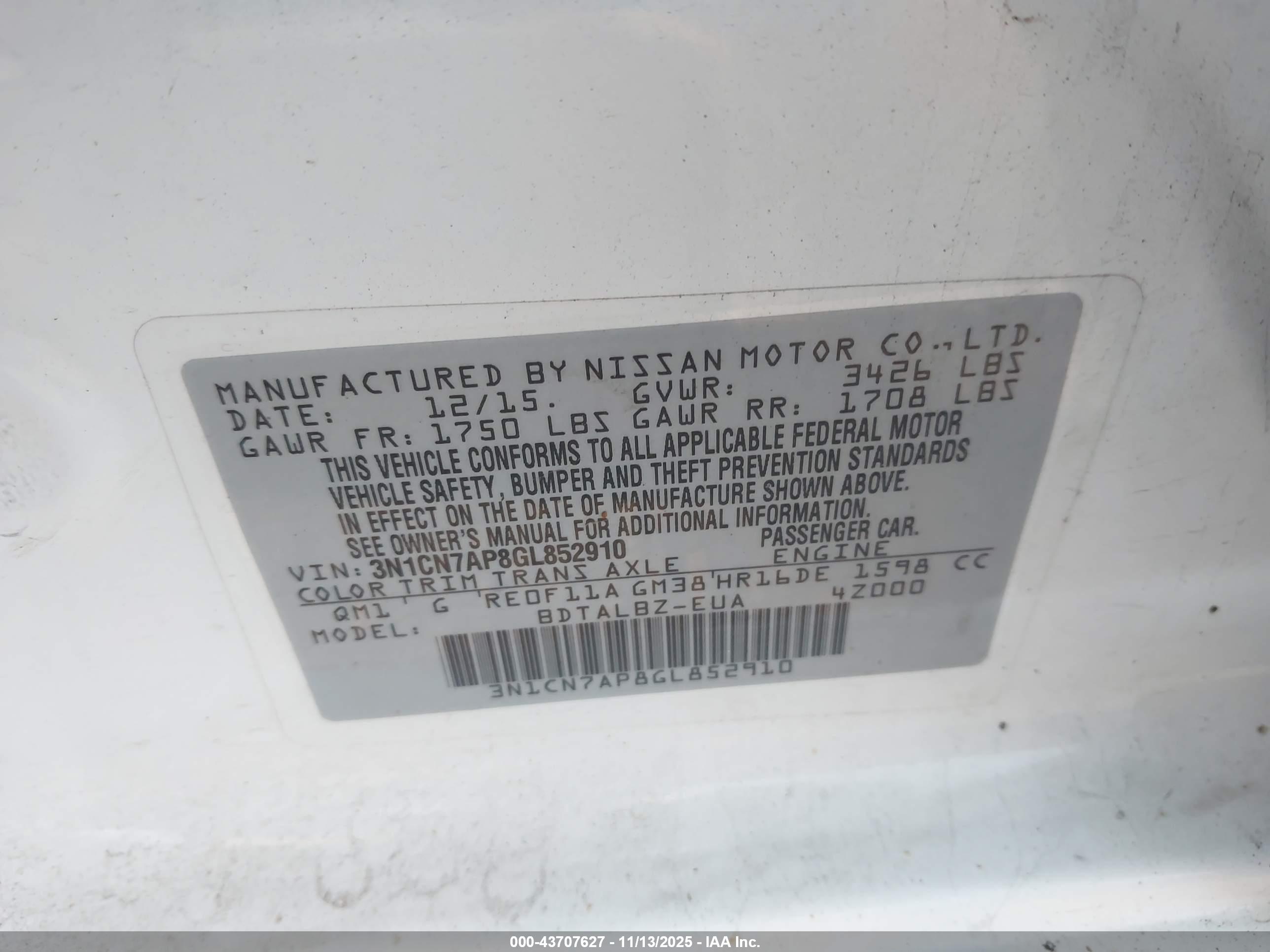 NISSAN VERSA image 9