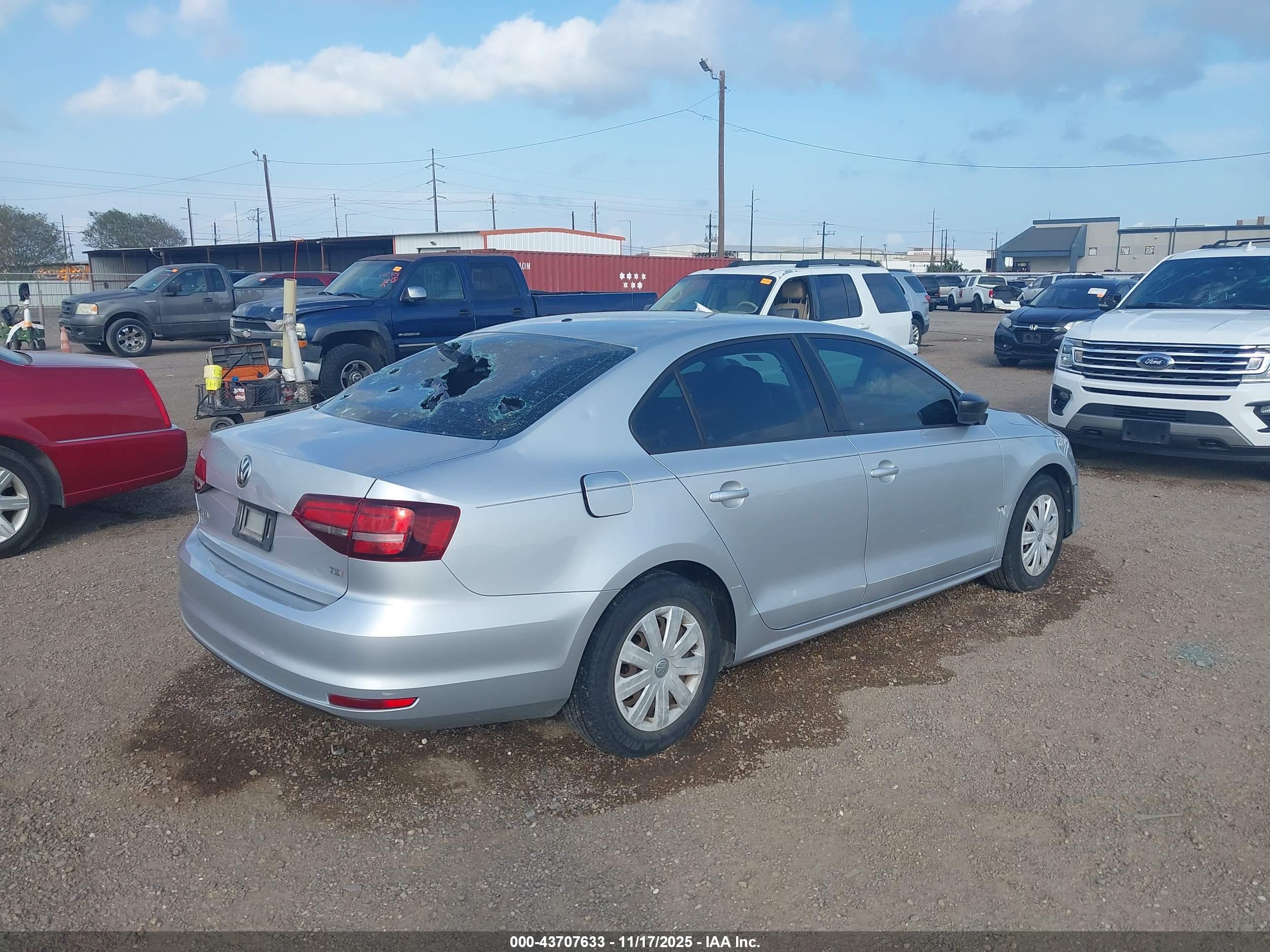VOLKSWAGEN JETTA image 4