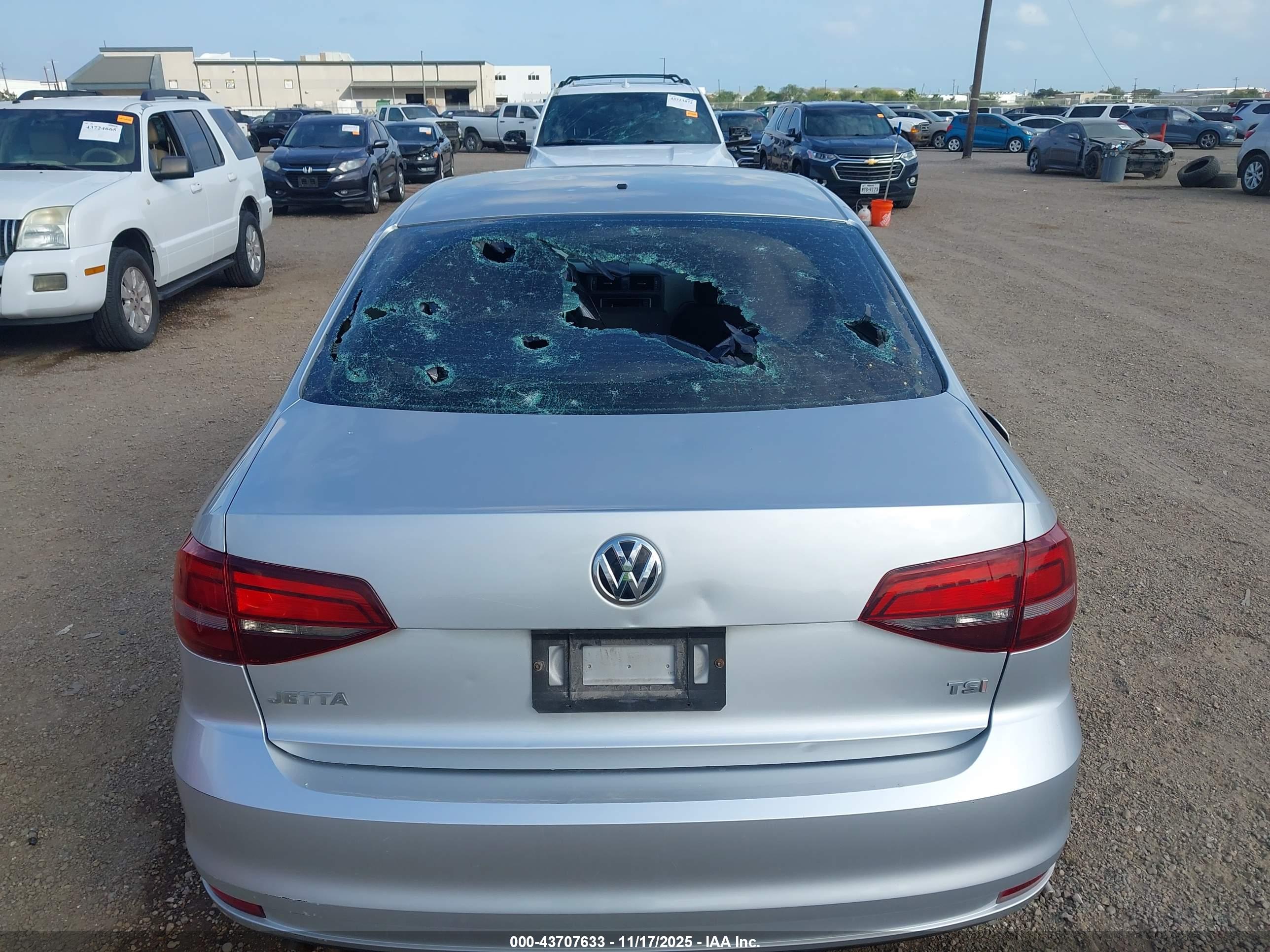 VOLKSWAGEN JETTA image 6