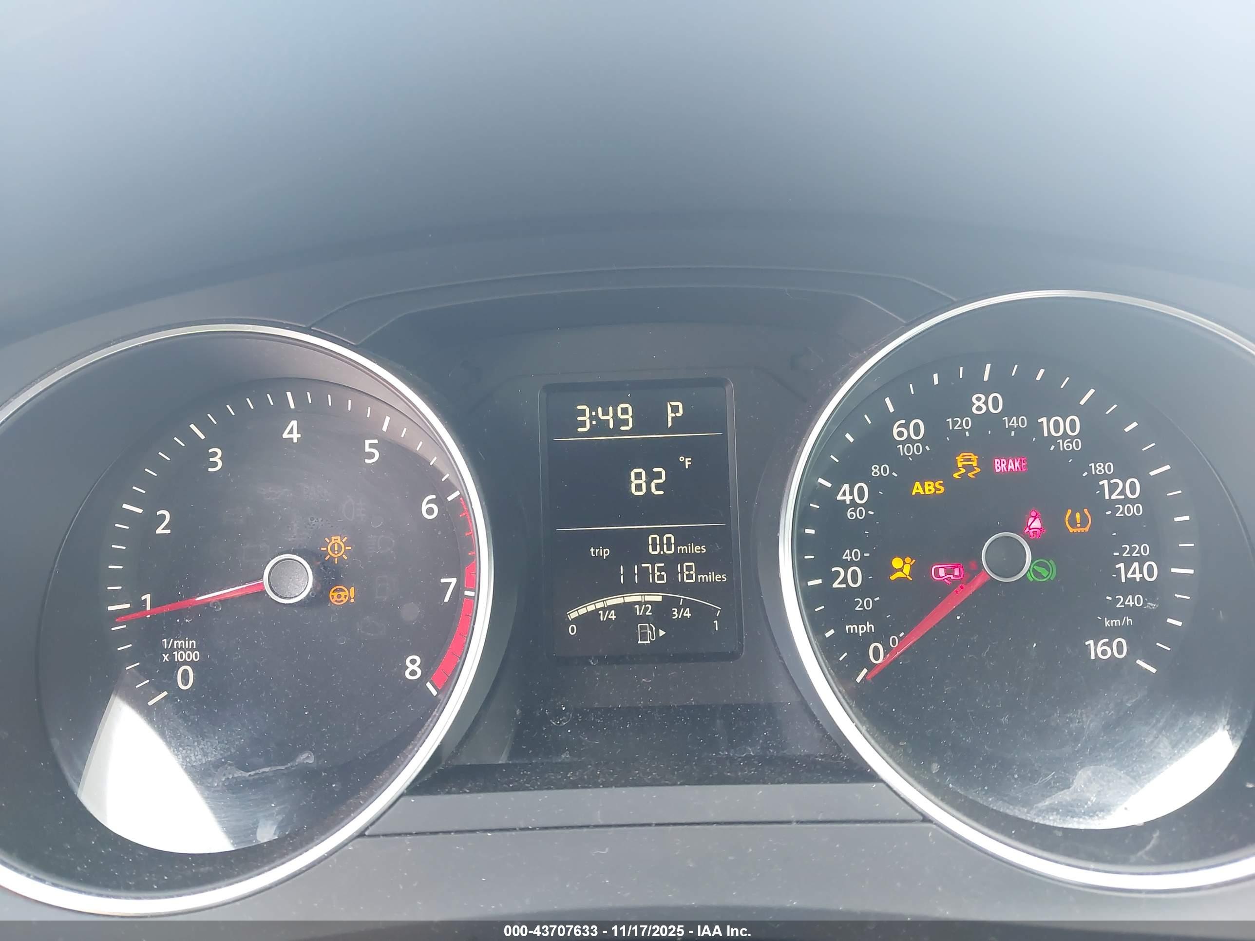 VOLKSWAGEN JETTA image 7
